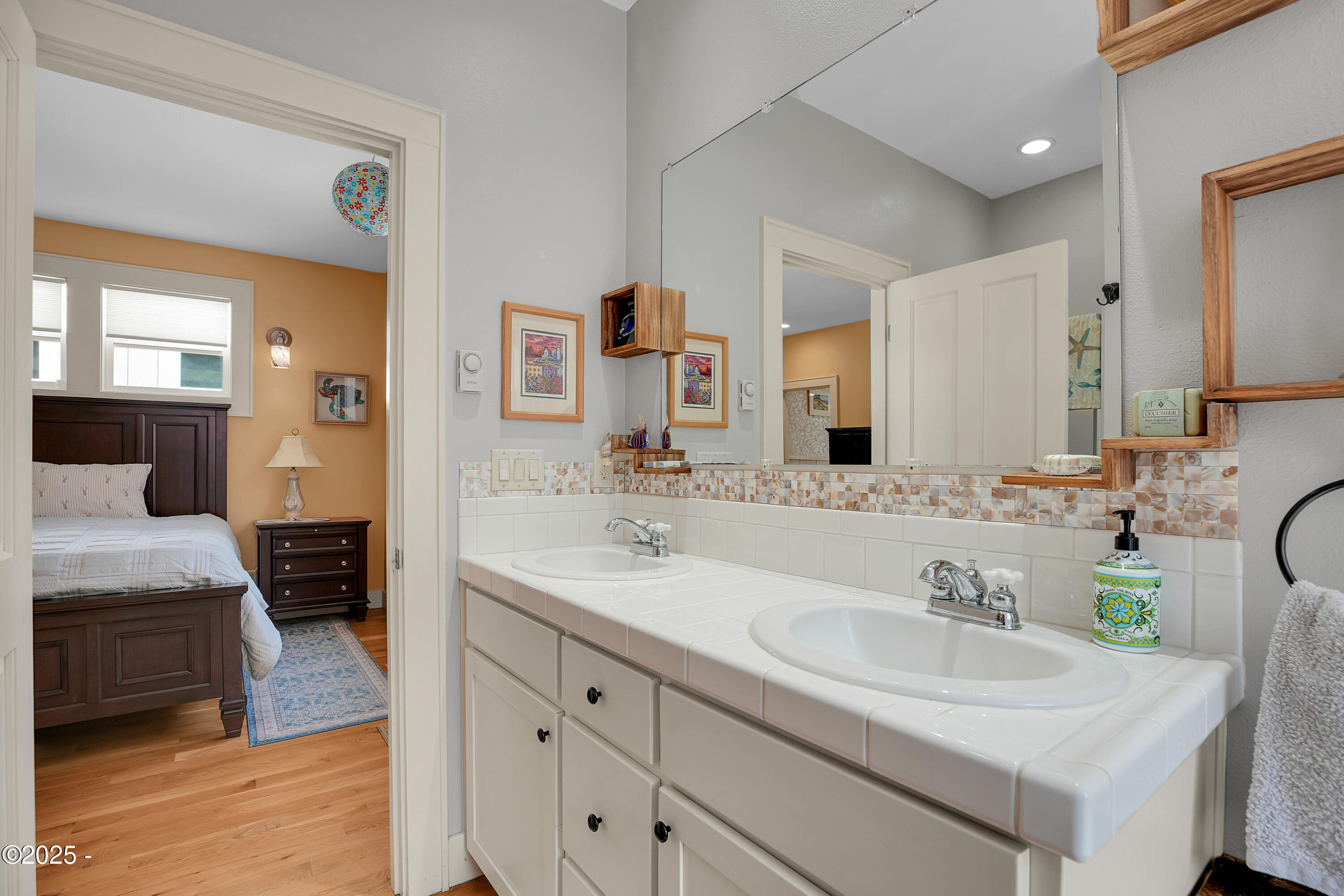 2746 SW Beach Avenue