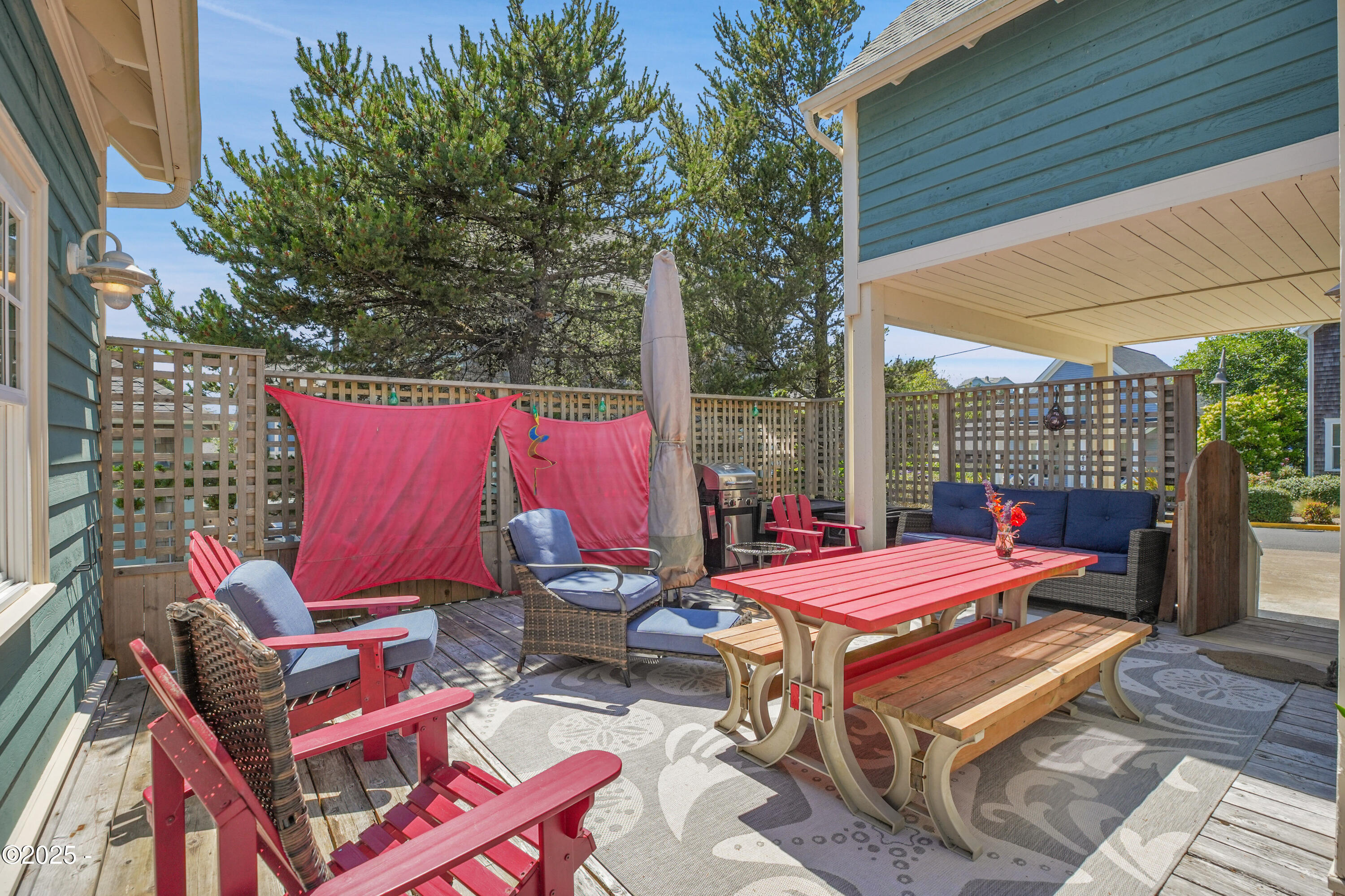 2746 SW Beach Avenue