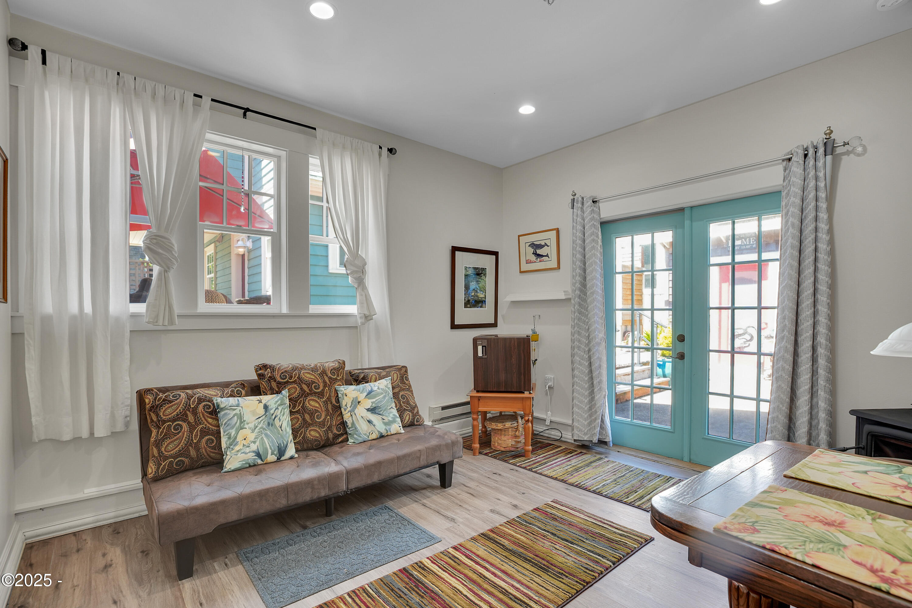 2746 SW Beach Avenue