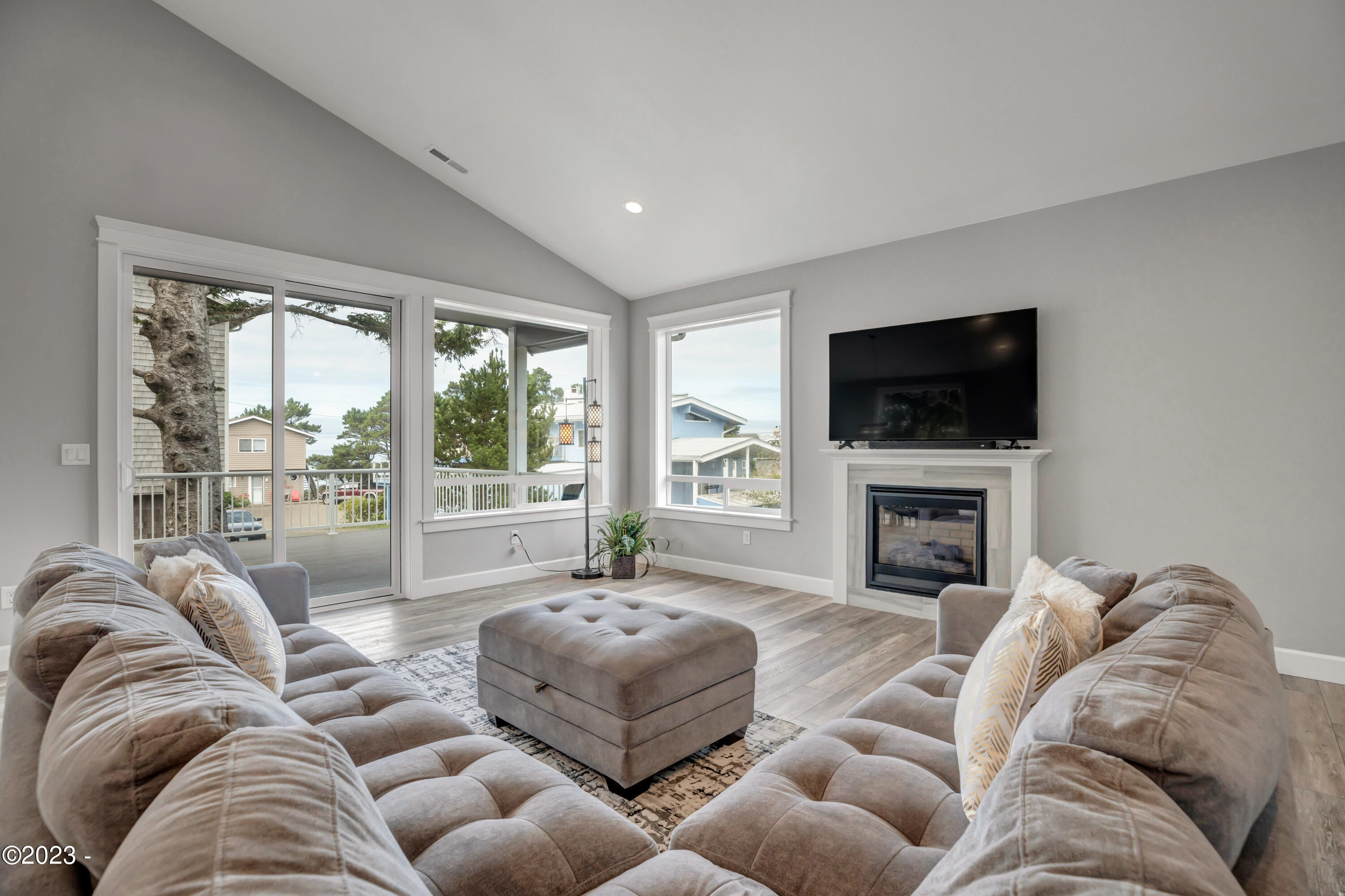 3945 Evergreen Avenue