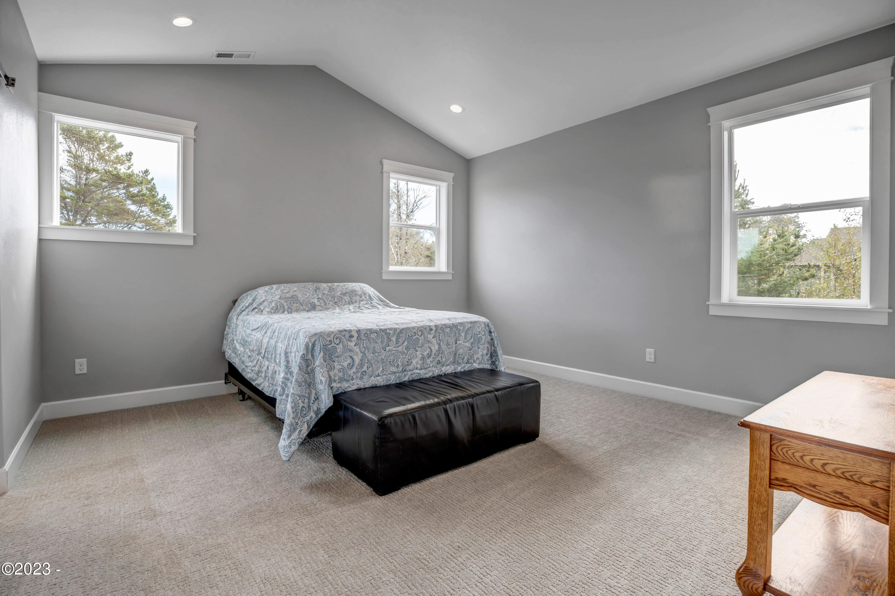 3945 Evergreen Avenue