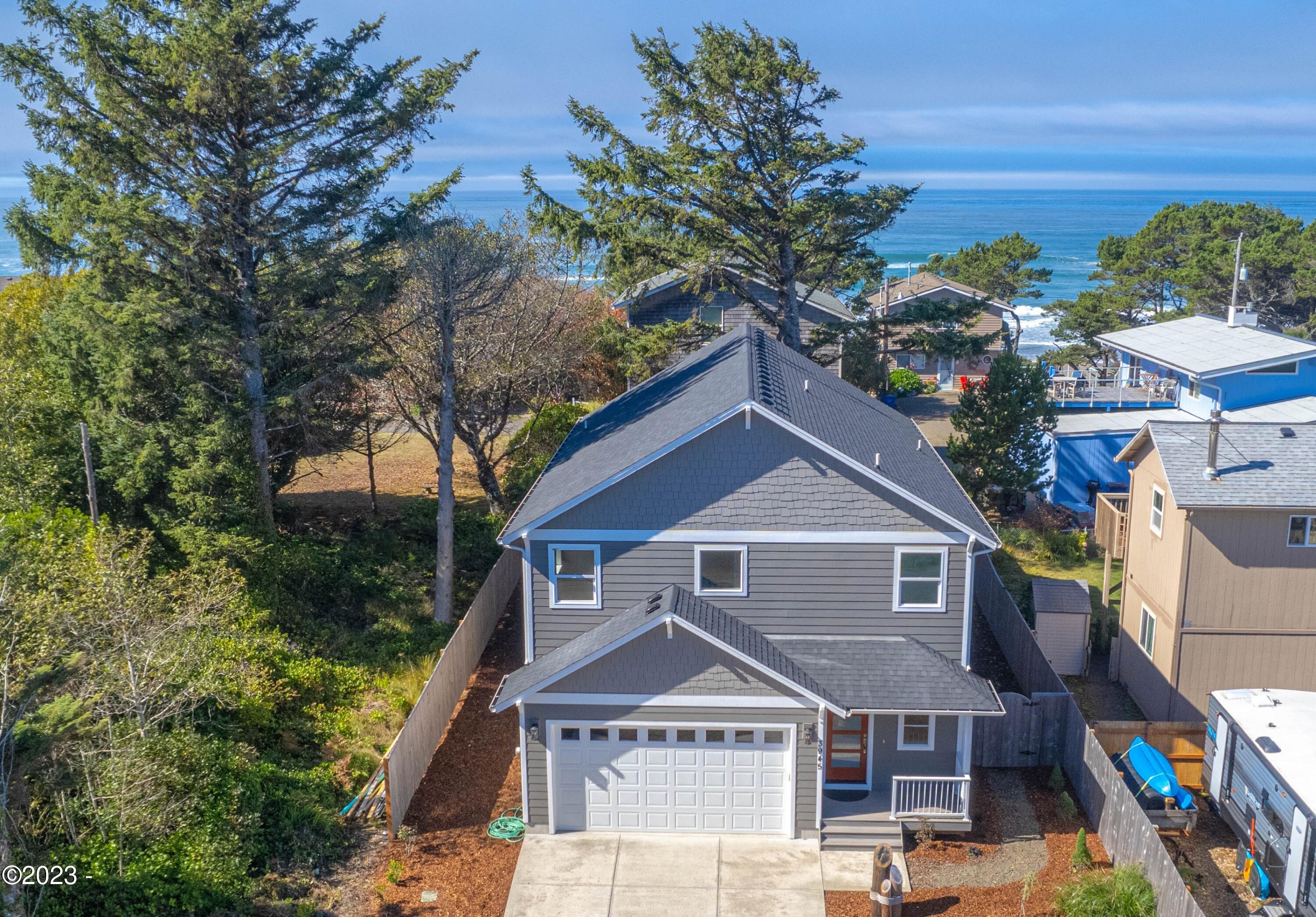 3945 Evergreen Avenue