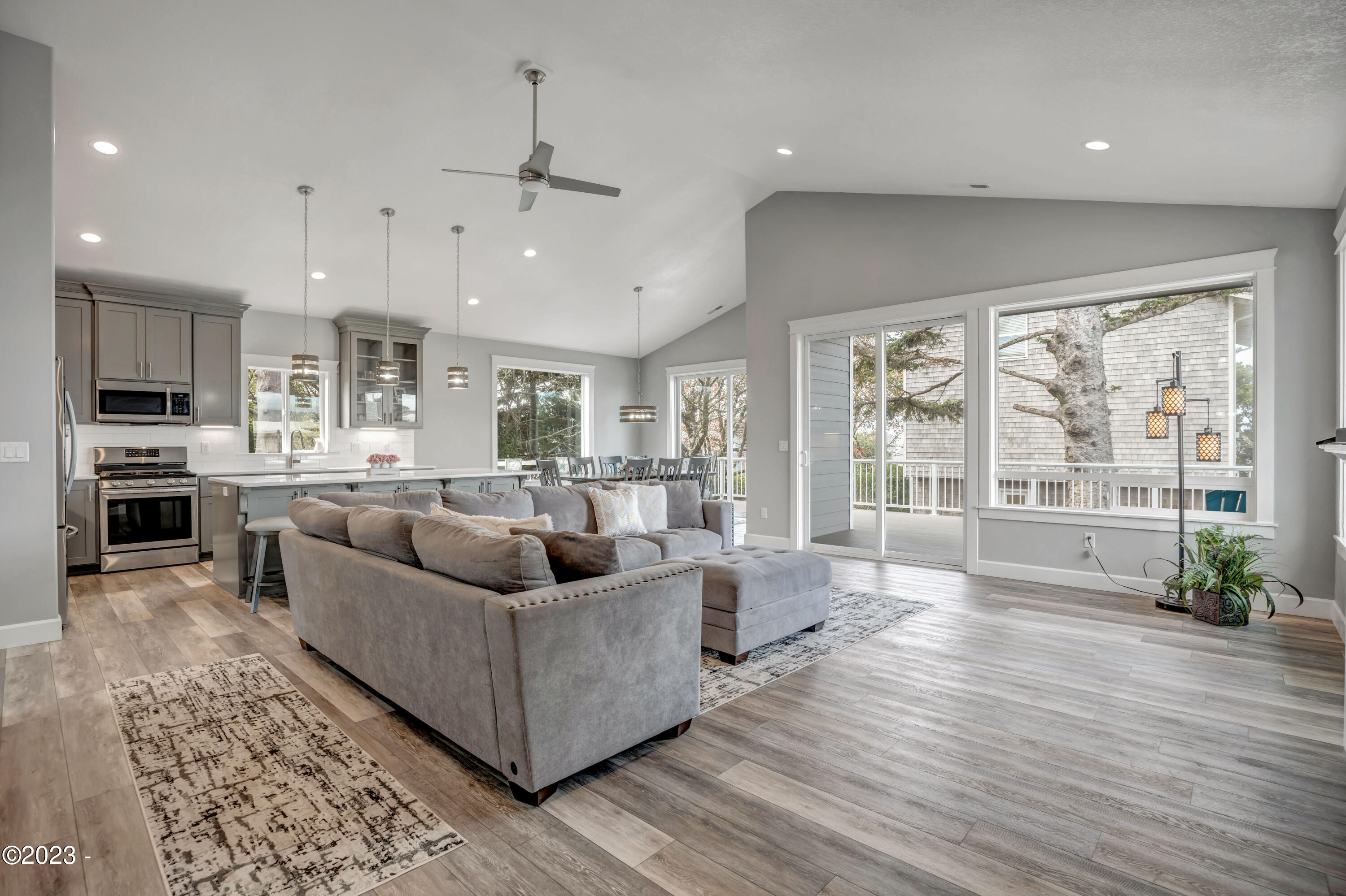 3945 Evergreen Avenue