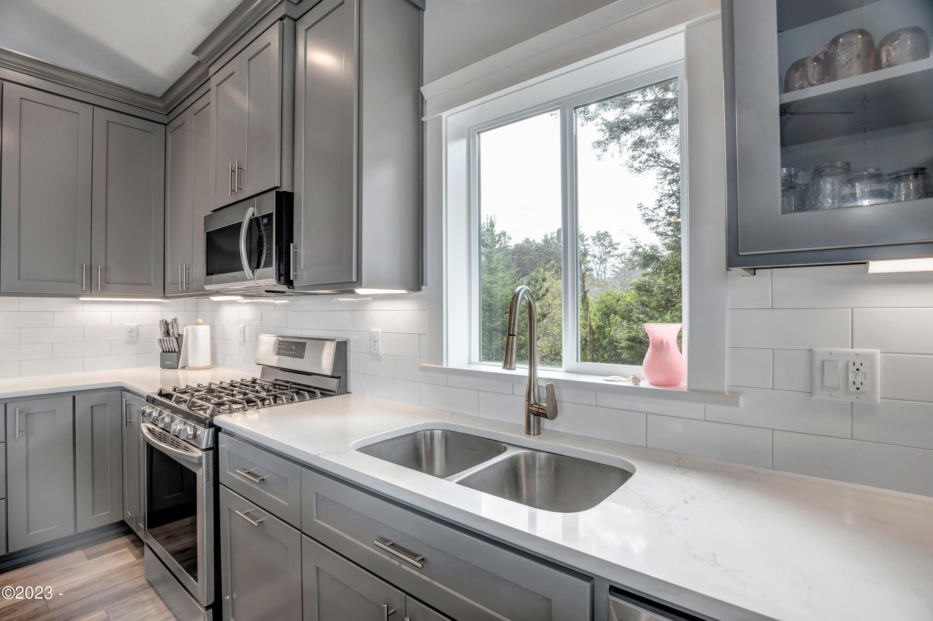 3945 Evergreen Avenue