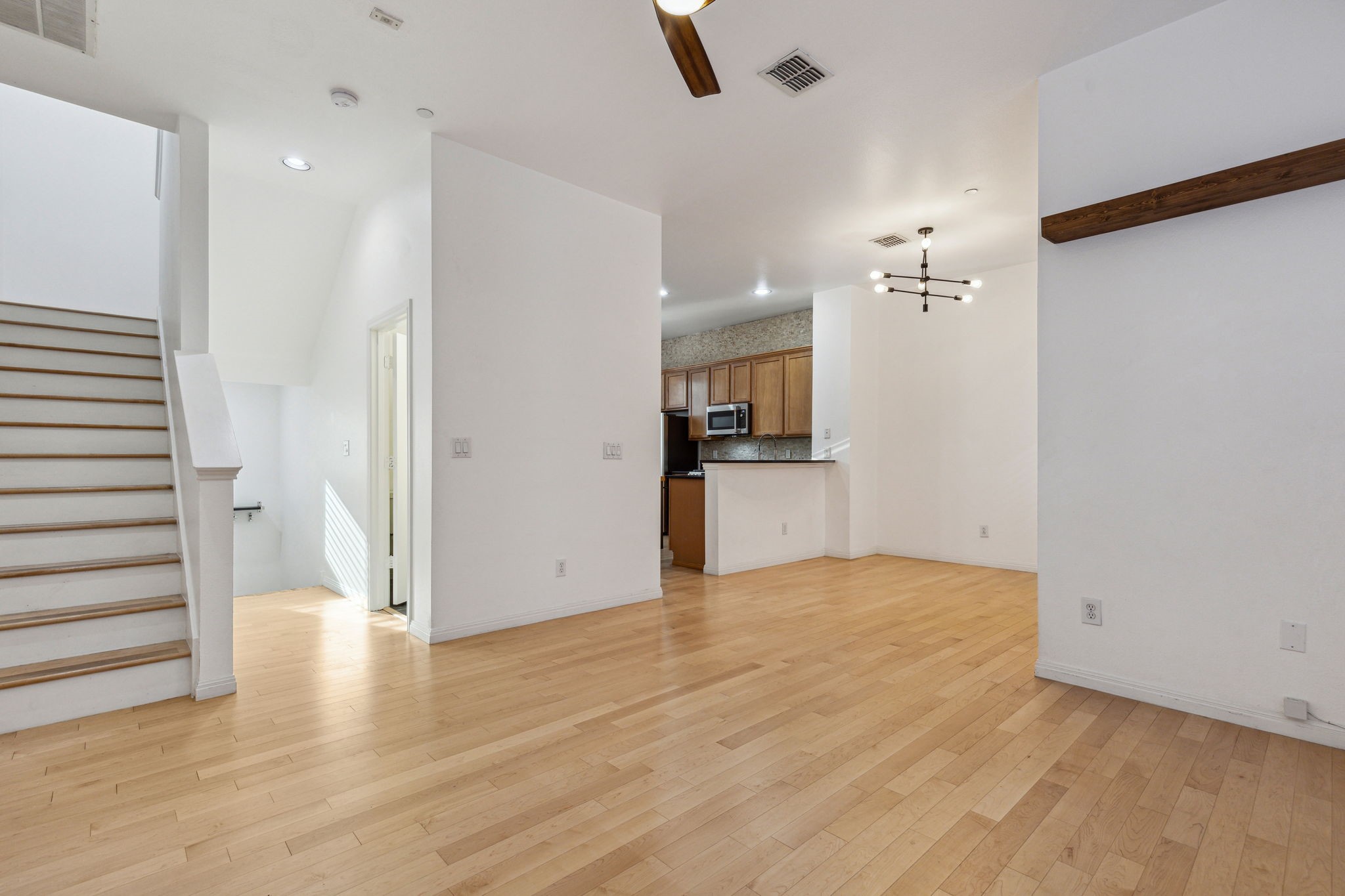 4050 Mckinney Avenue Unit: 4