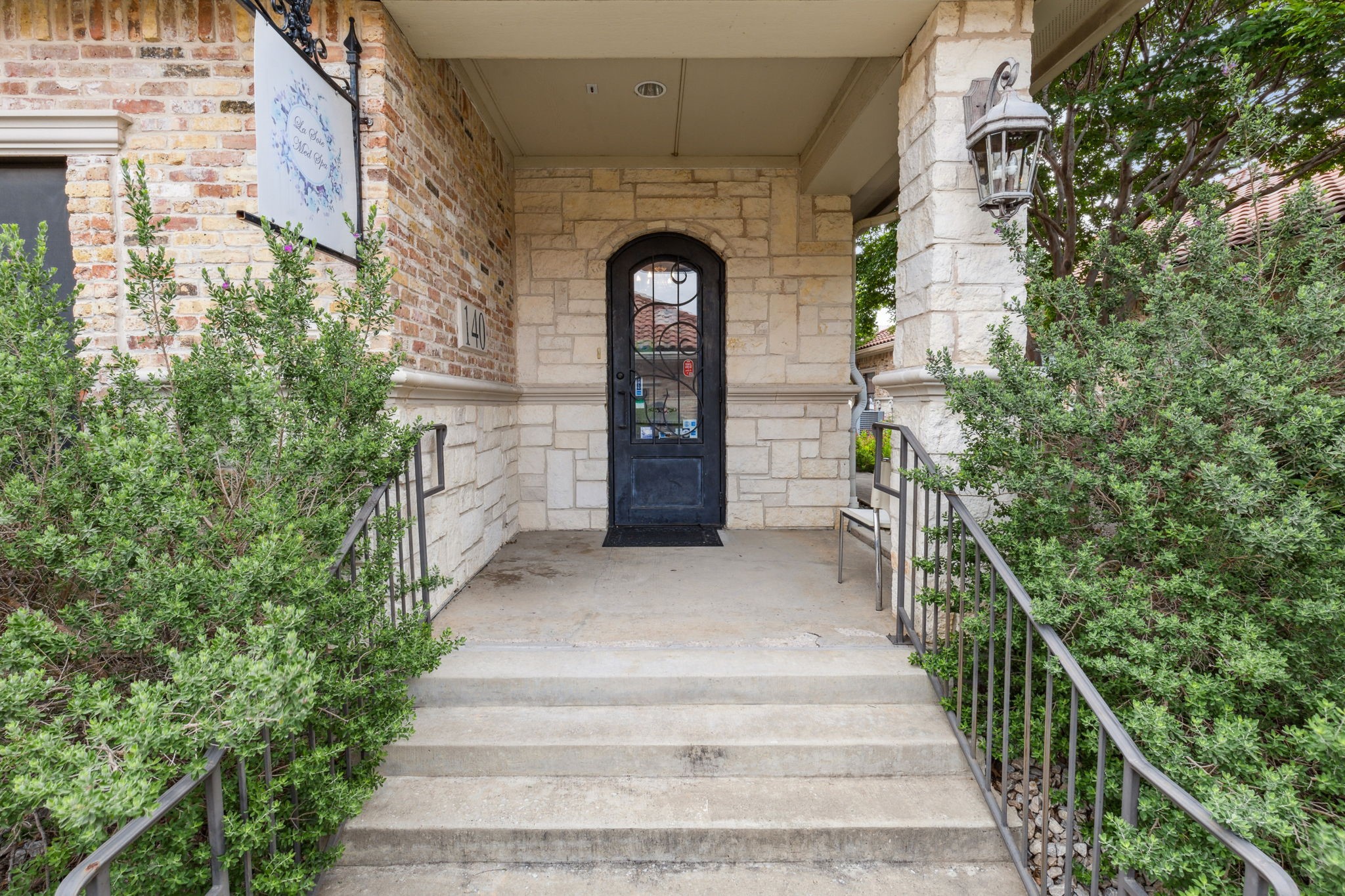 1111 Kinwest Parkway 140