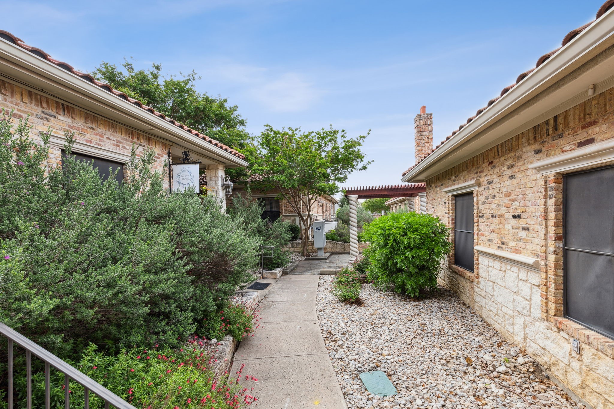 1111 Kinwest Parkway 140