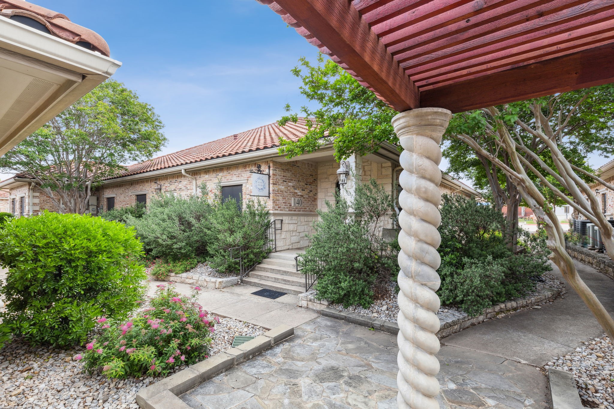 1111 Kinwest Parkway 140