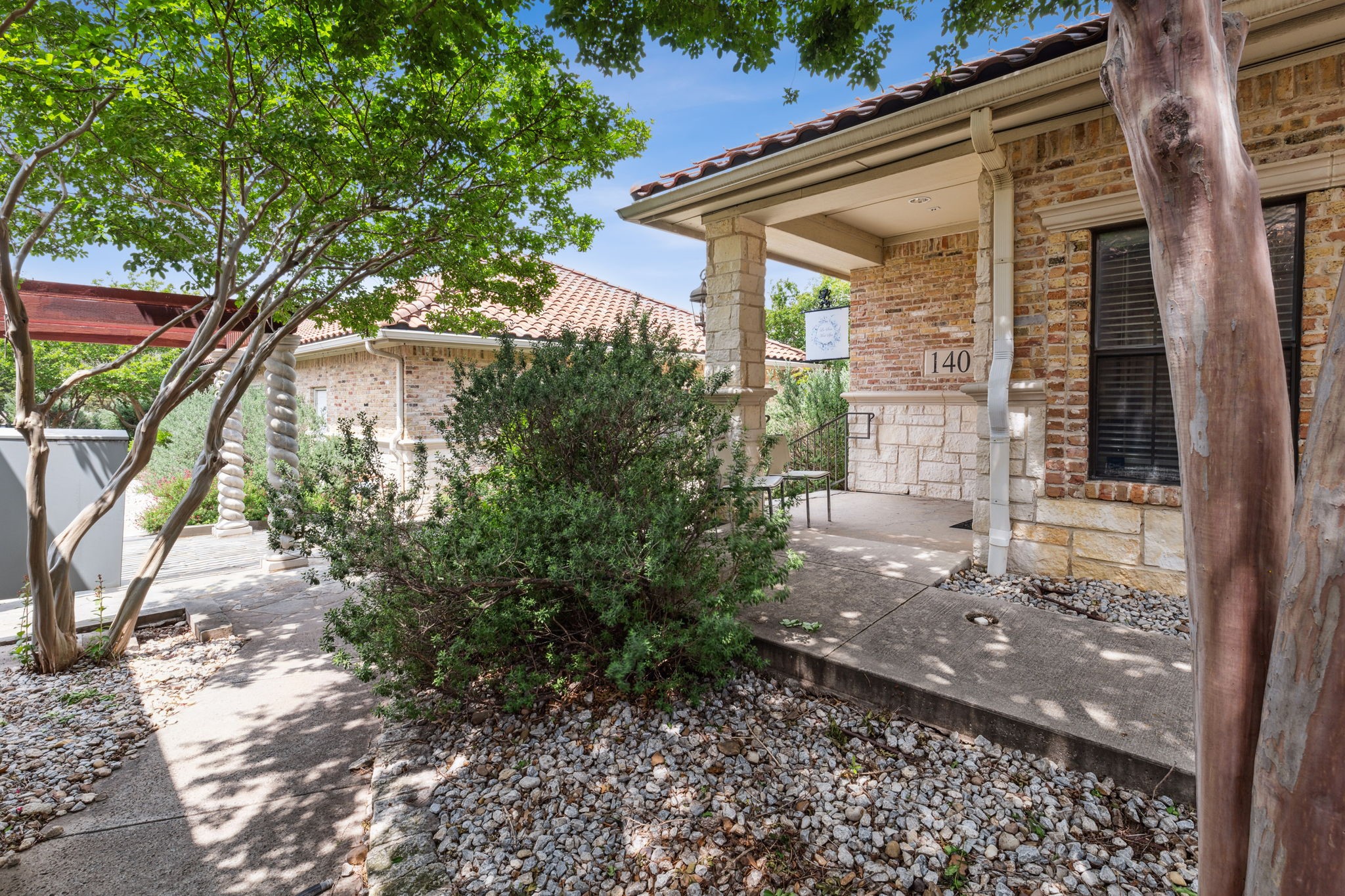 1111 Kinwest Parkway 140