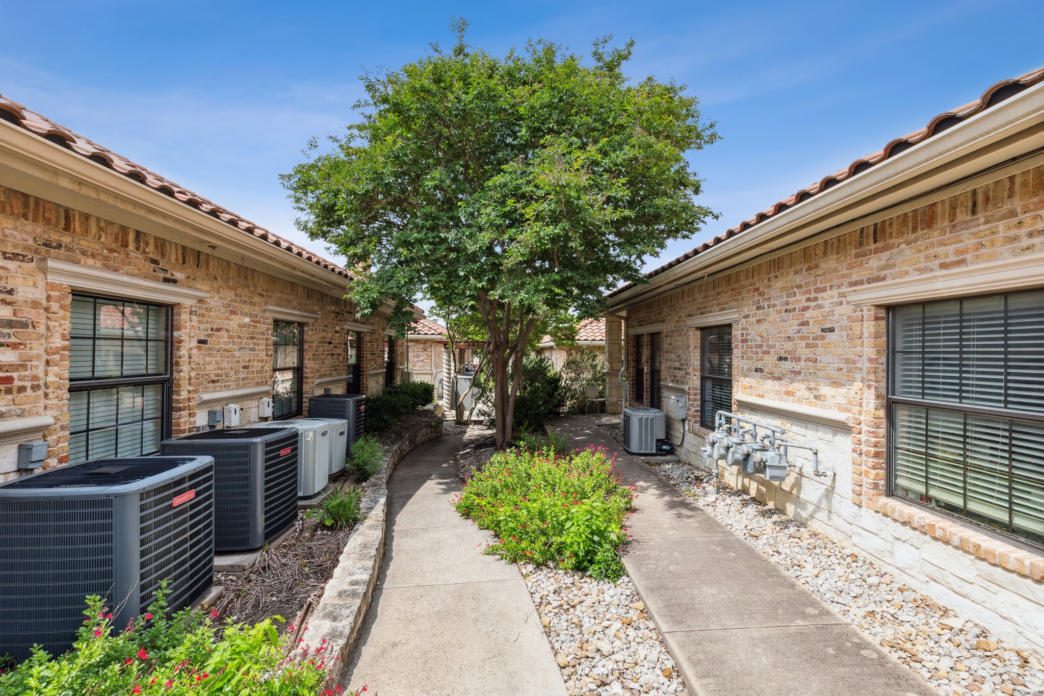 1111 Kinwest Parkway 140