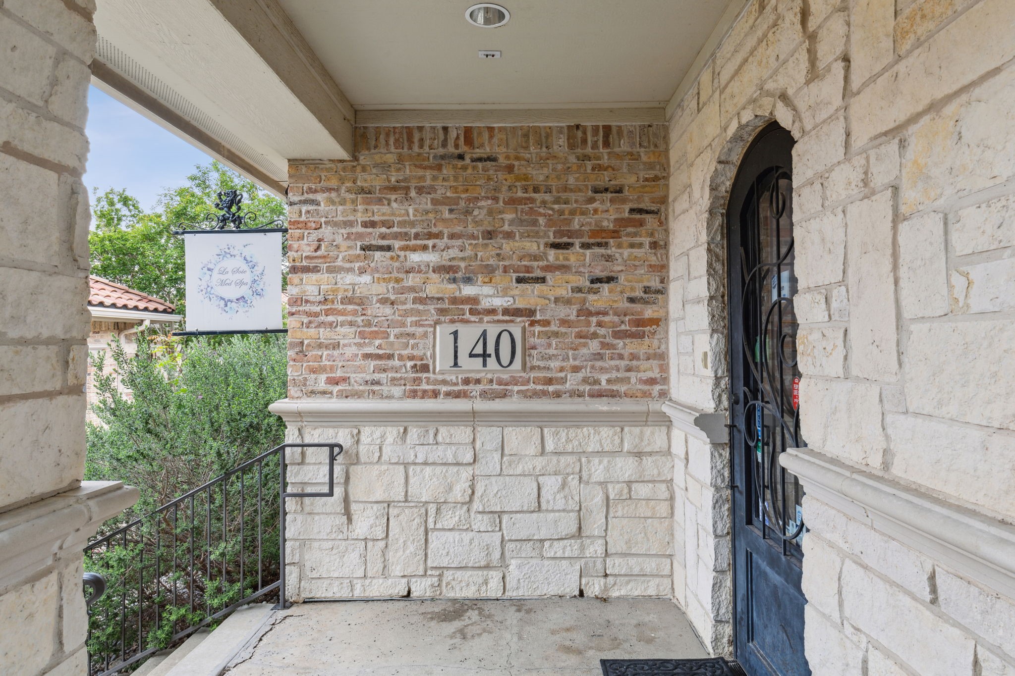 1111 Kinwest Parkway 140