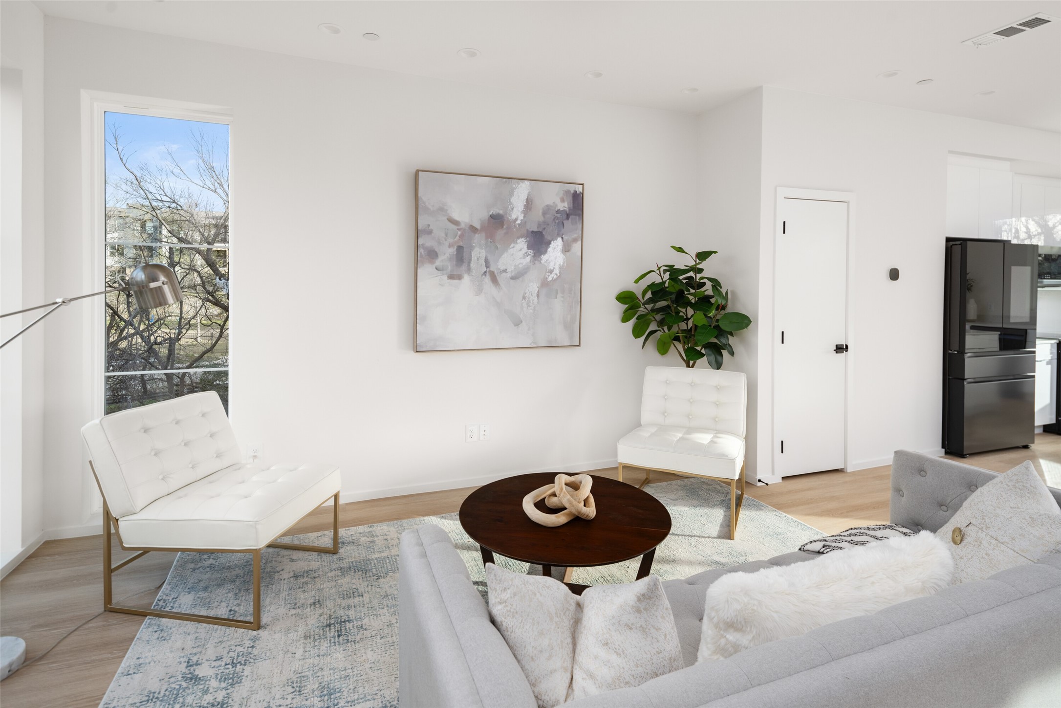 4811 Denton Drive 207