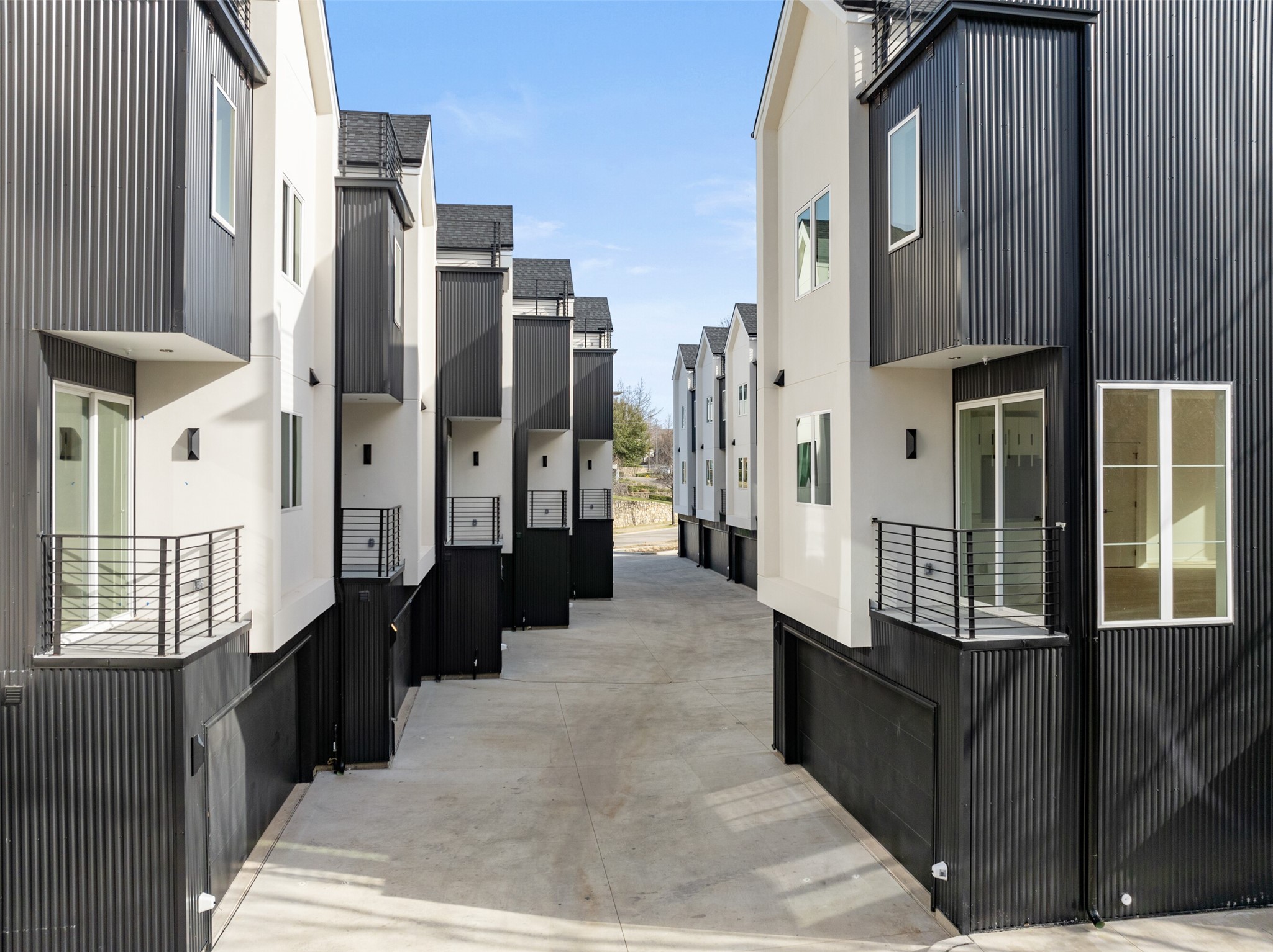 4811 Denton Drive 207