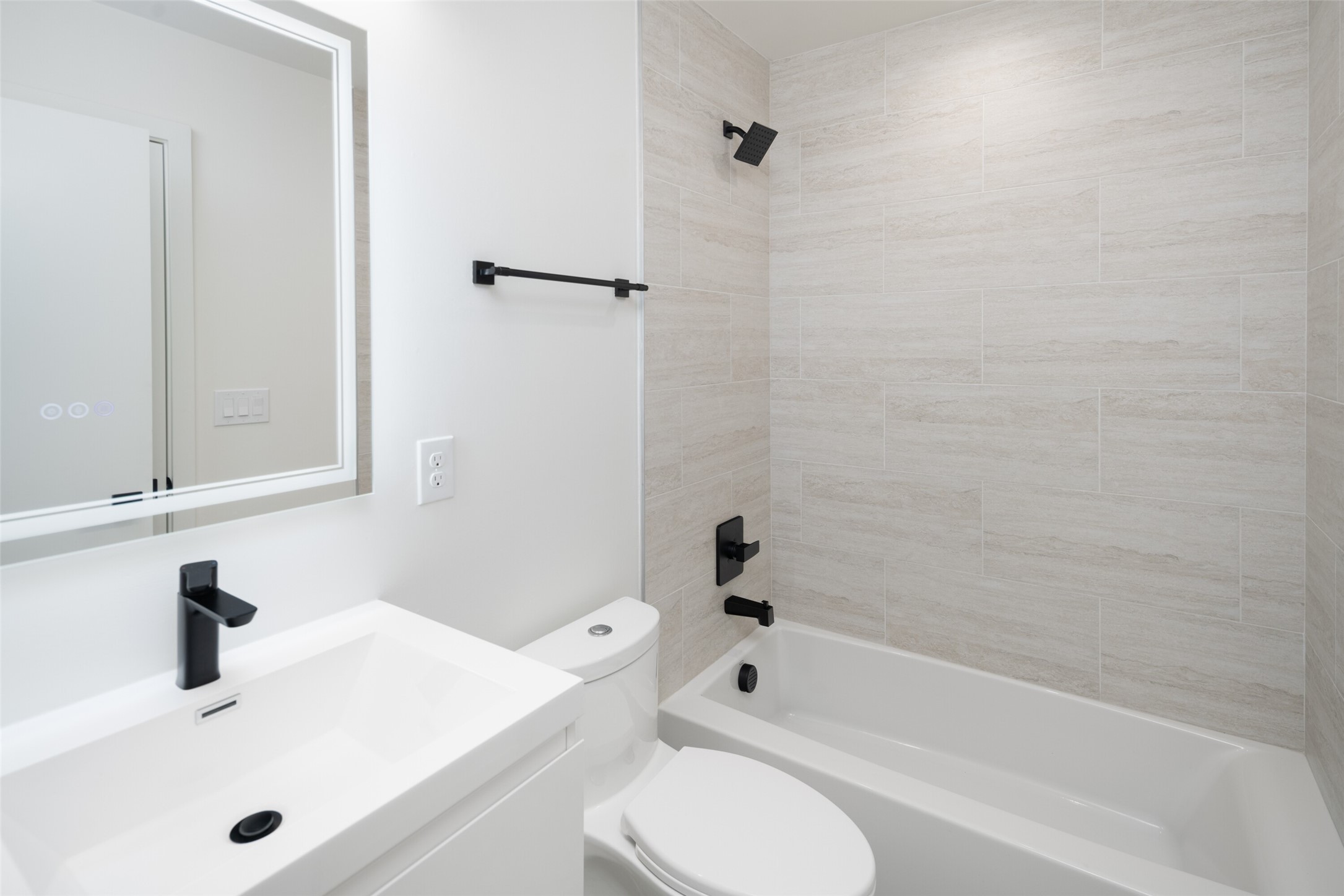 4811 Denton Drive 207