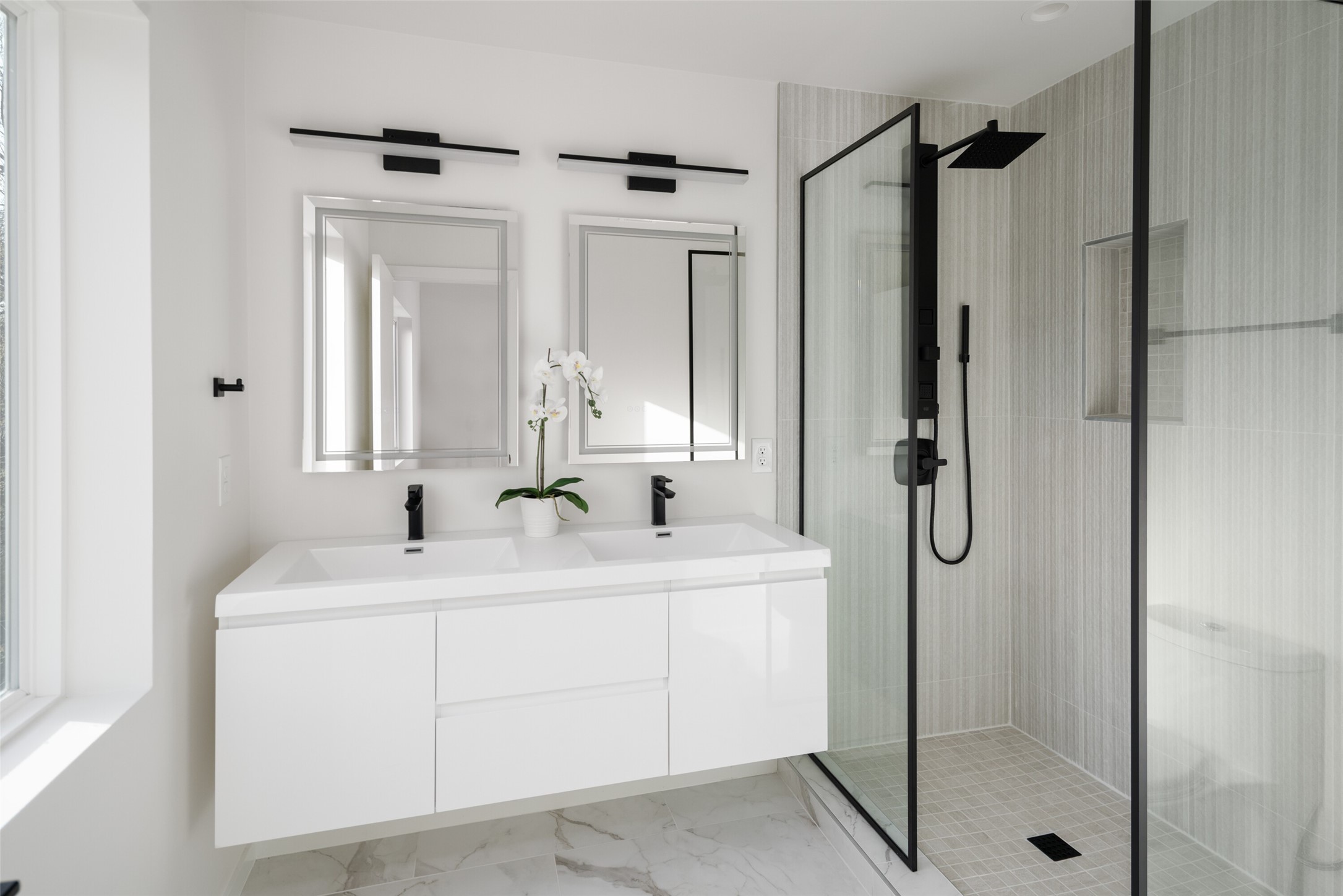 4811 Denton Drive 105