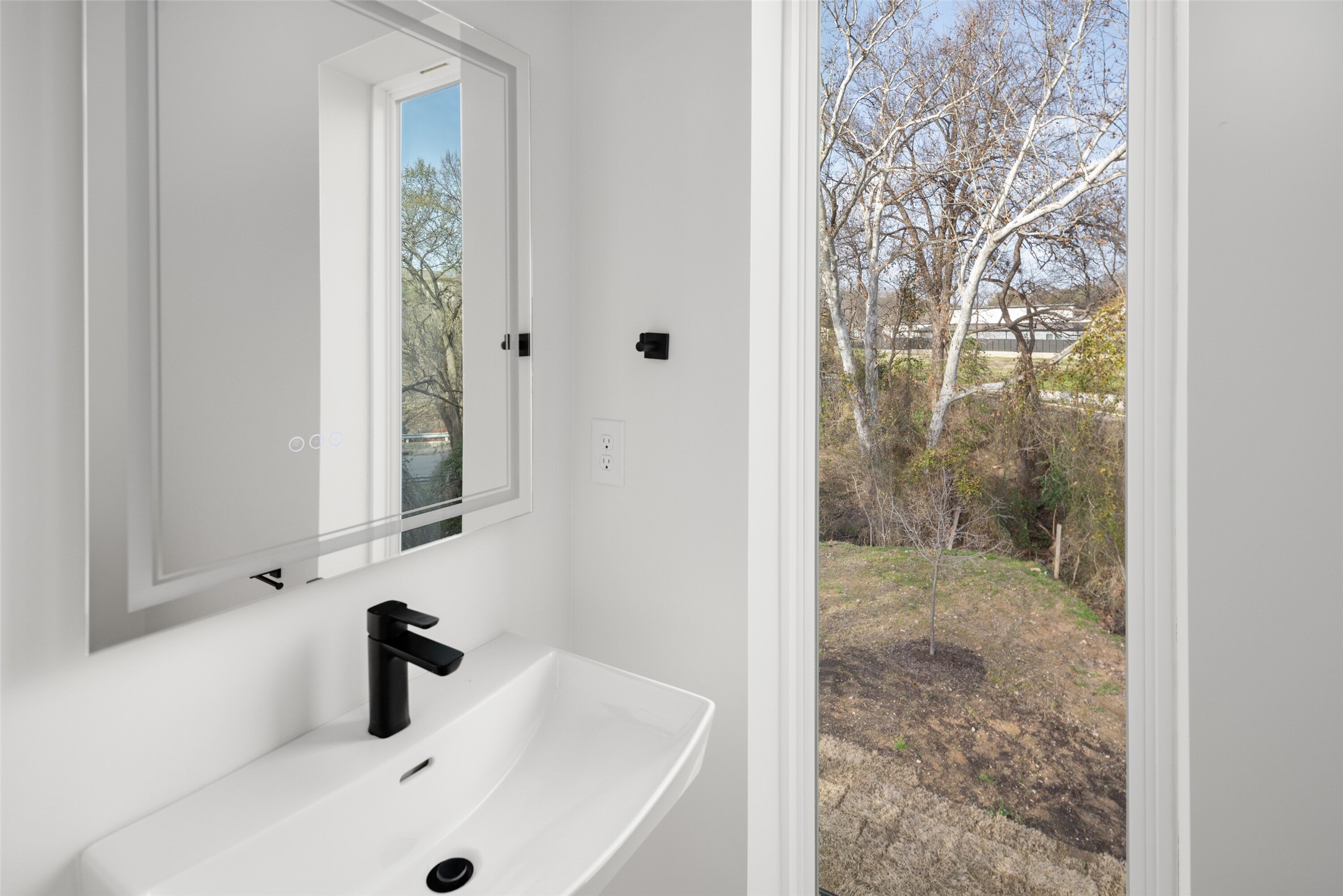 4811 Denton Drive 207