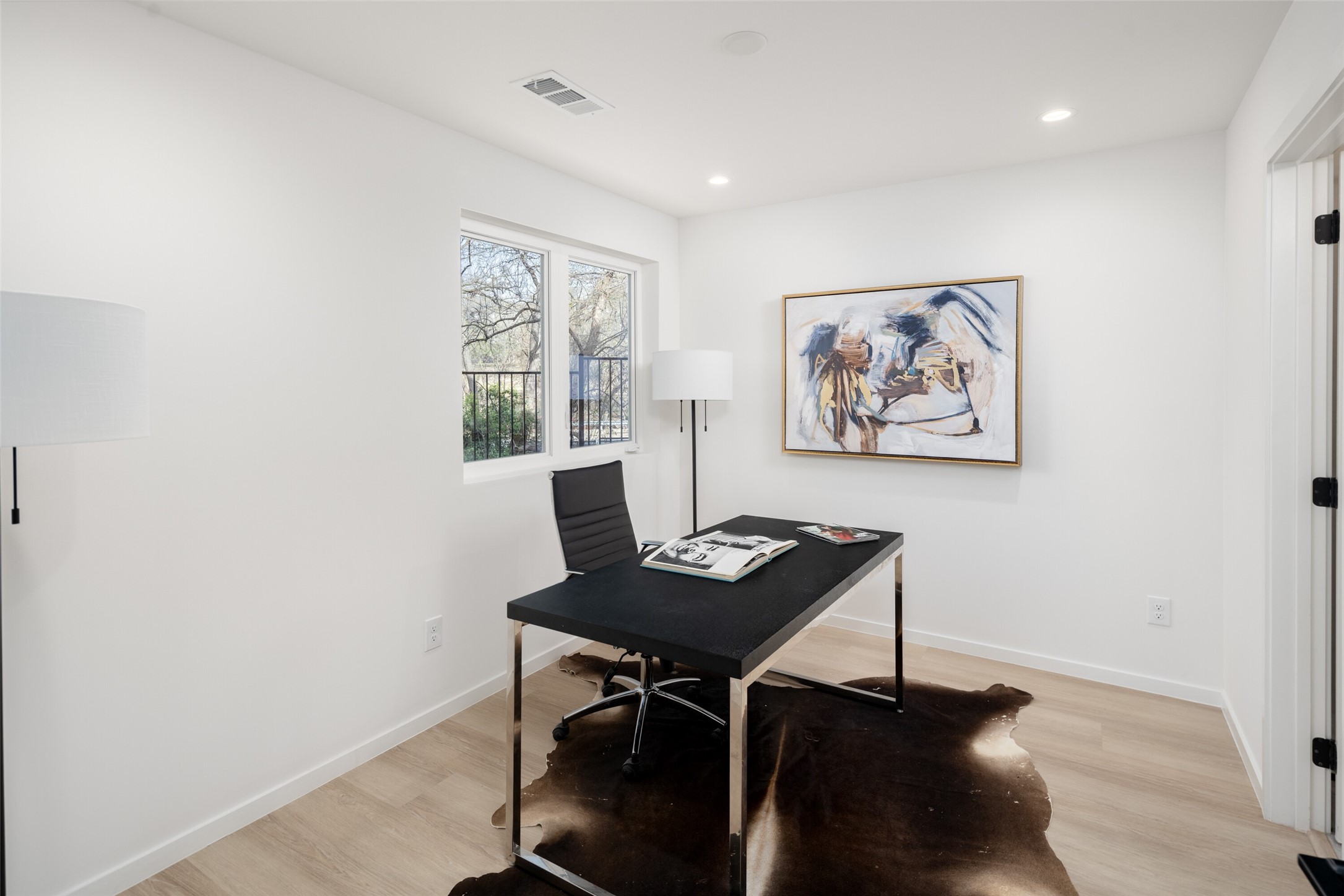 4811 Denton Drive 207