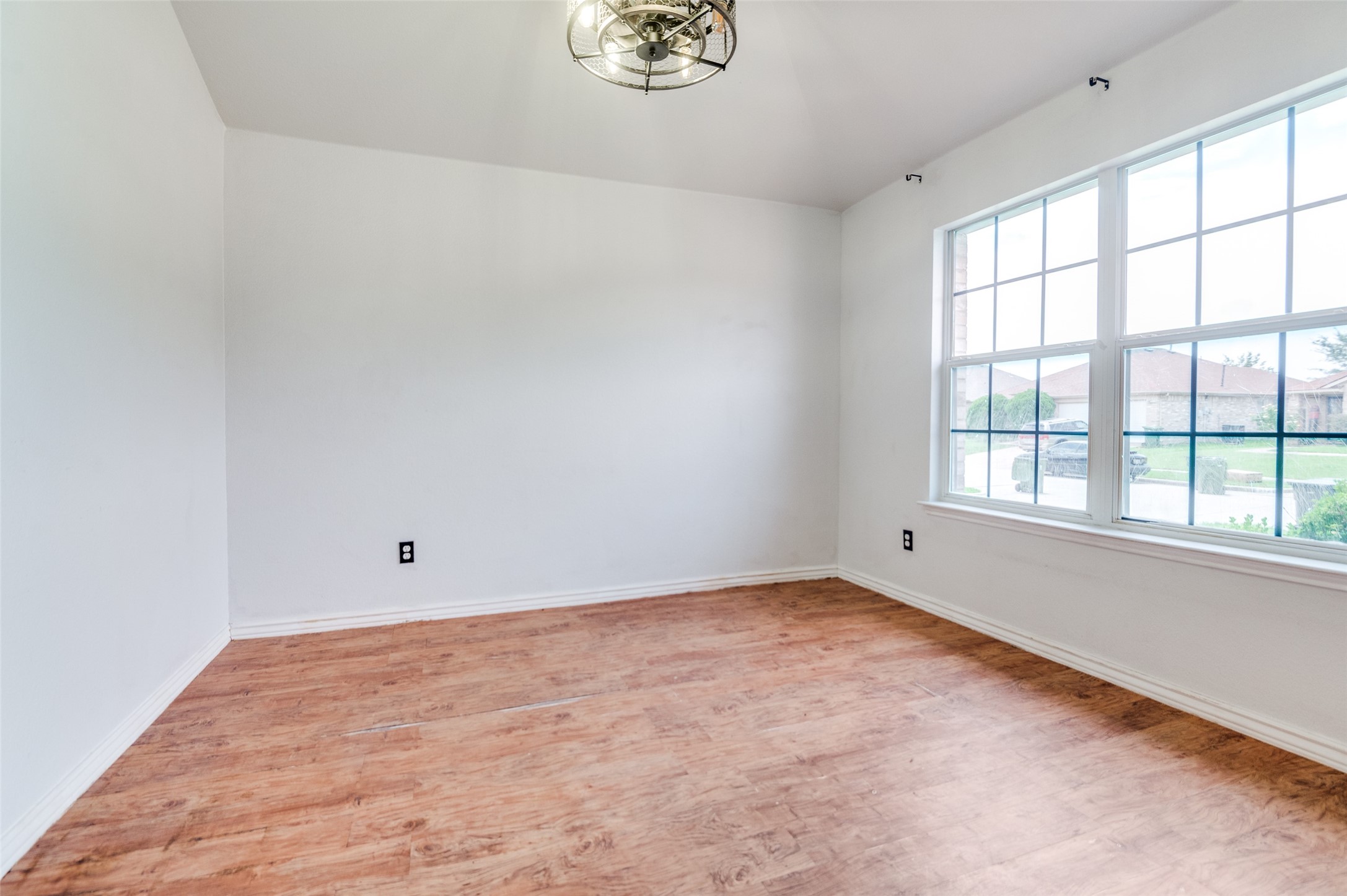 915 Simi Drive