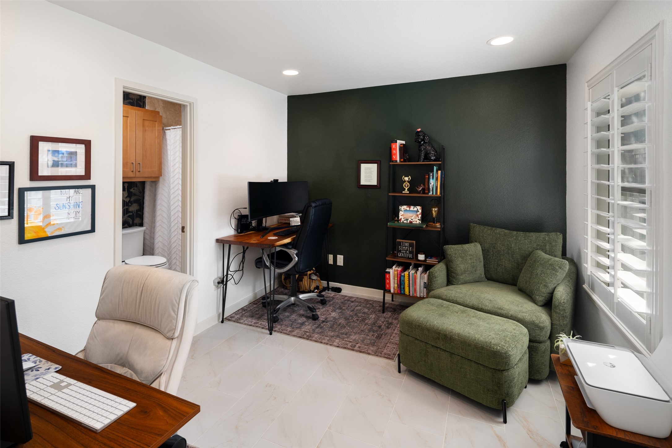 2411 N Hall Street 38