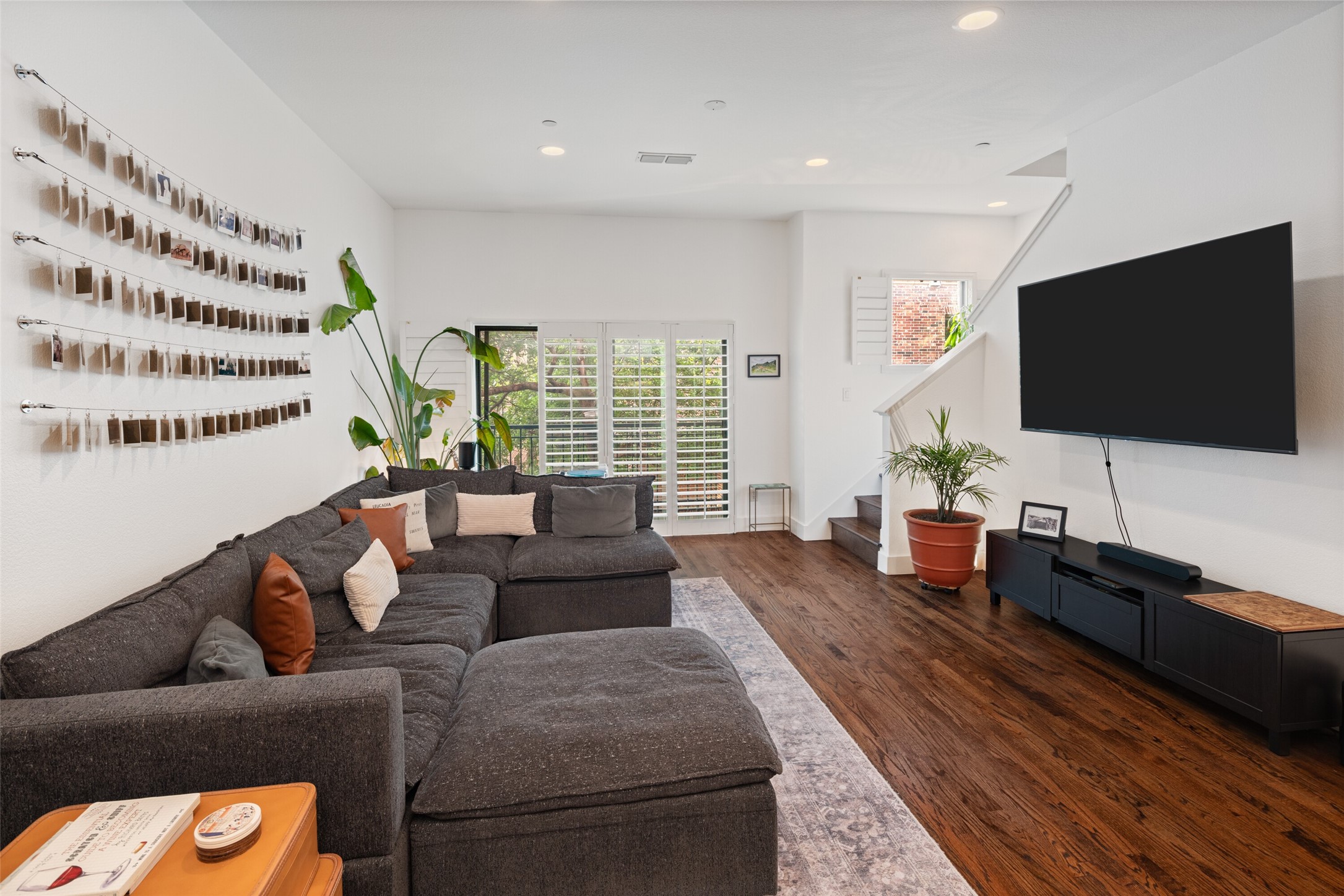 2411 N Hall Street 38