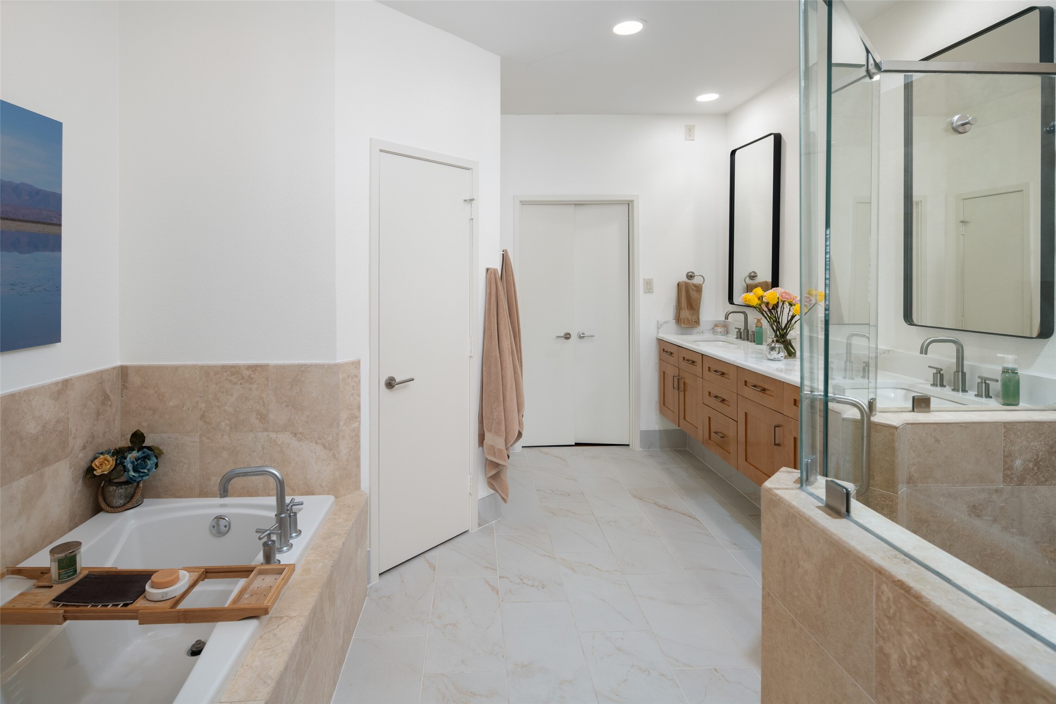 2411 N Hall Street 38