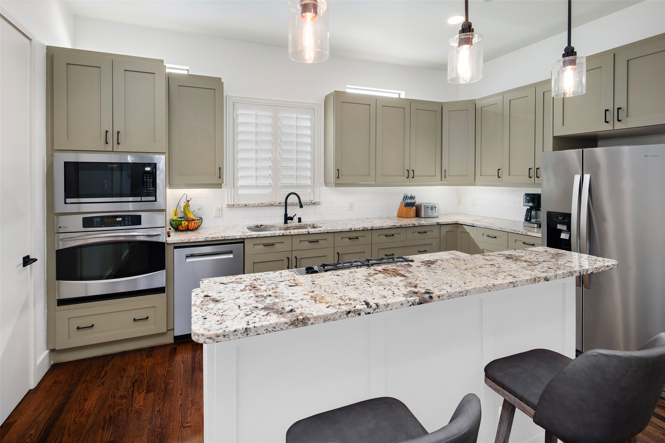 2411 N Hall Street 38