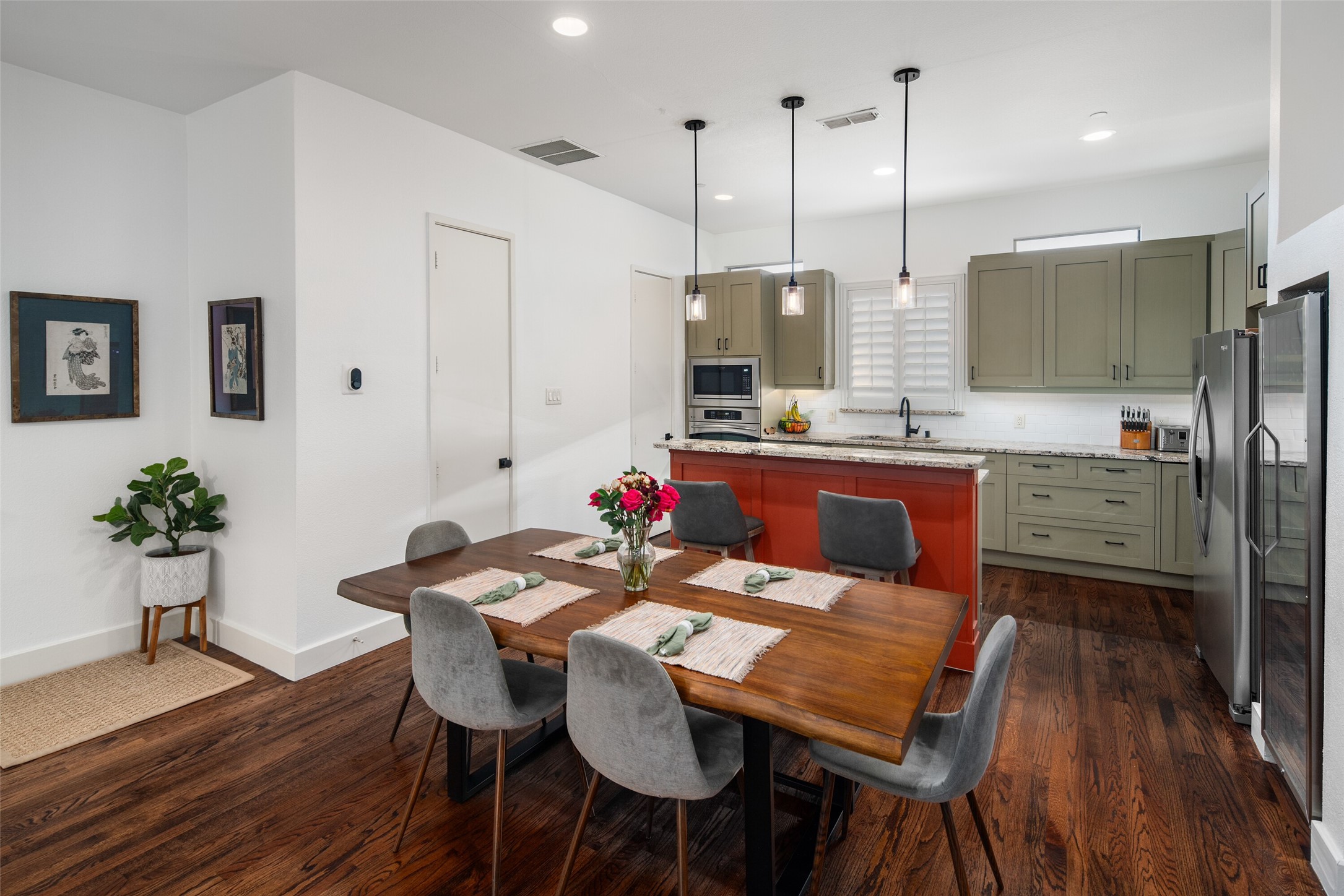 2411 N Hall Street 38