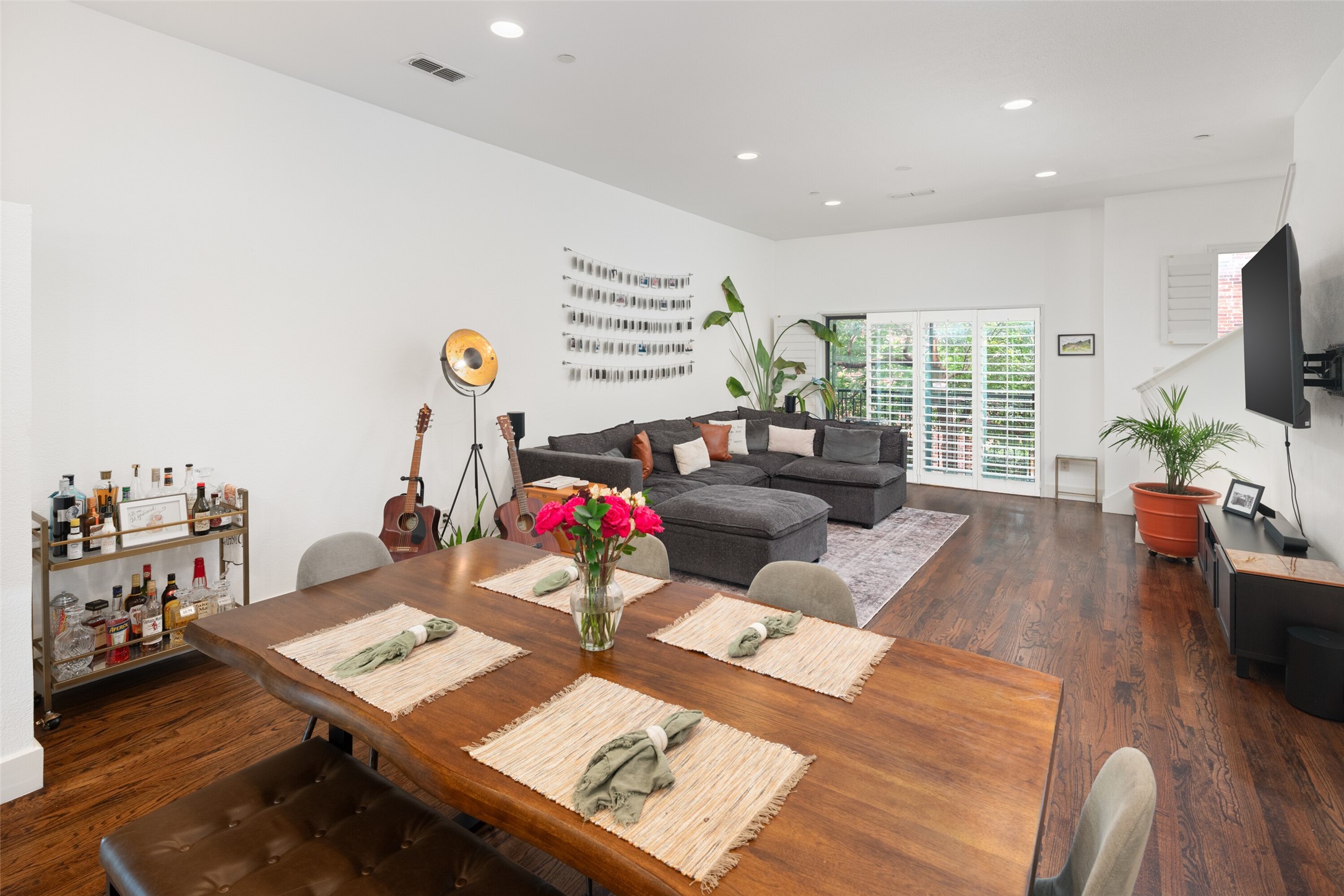 2411 N Hall Street 38