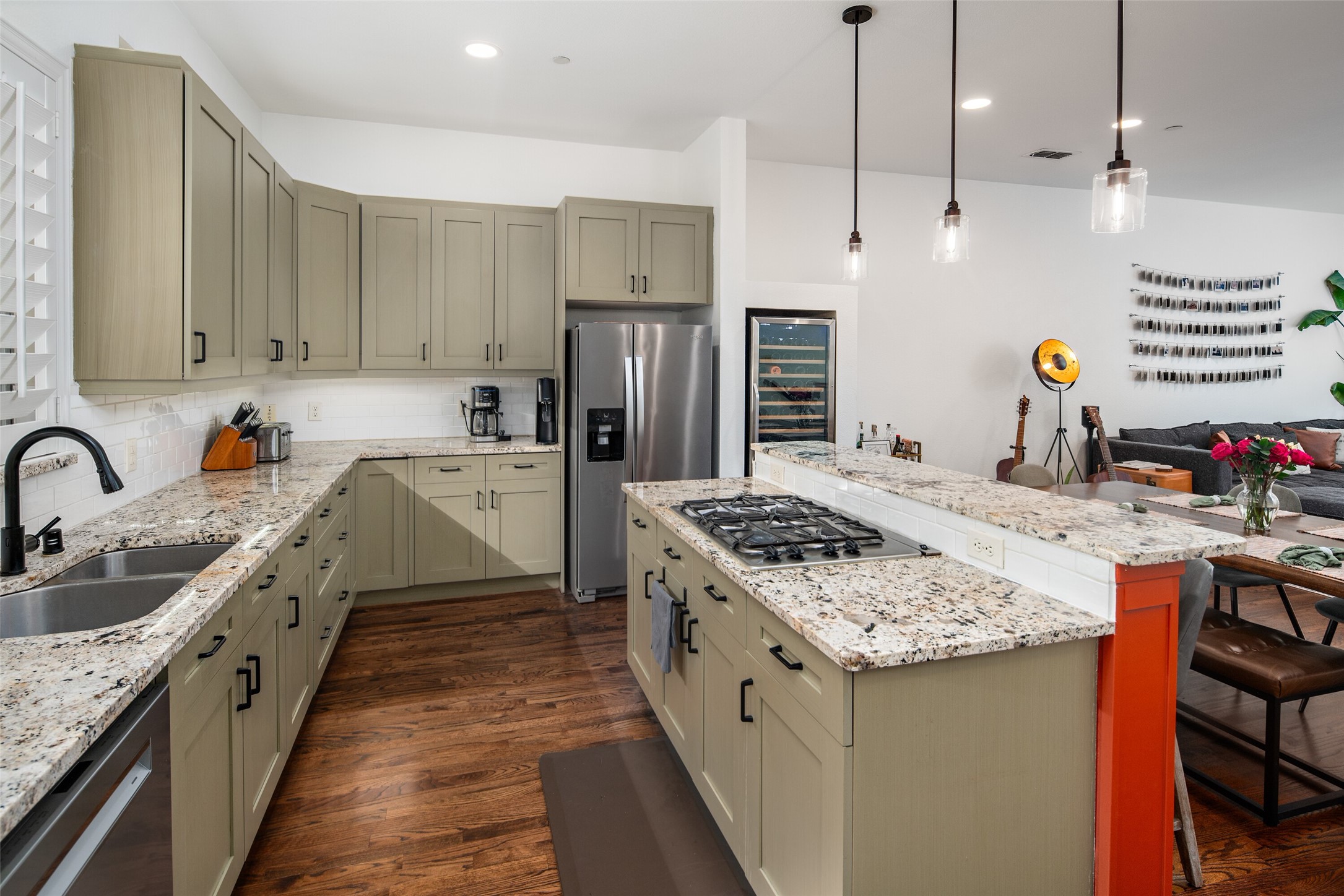 2411 N Hall Street 38