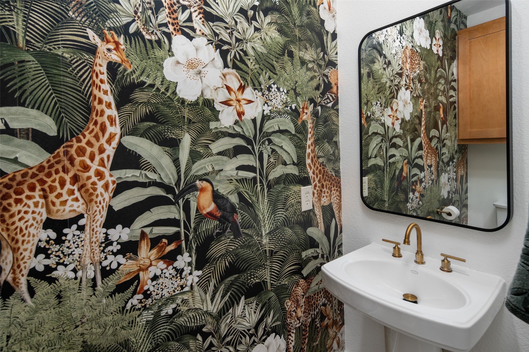 2411 N Hall Street 38