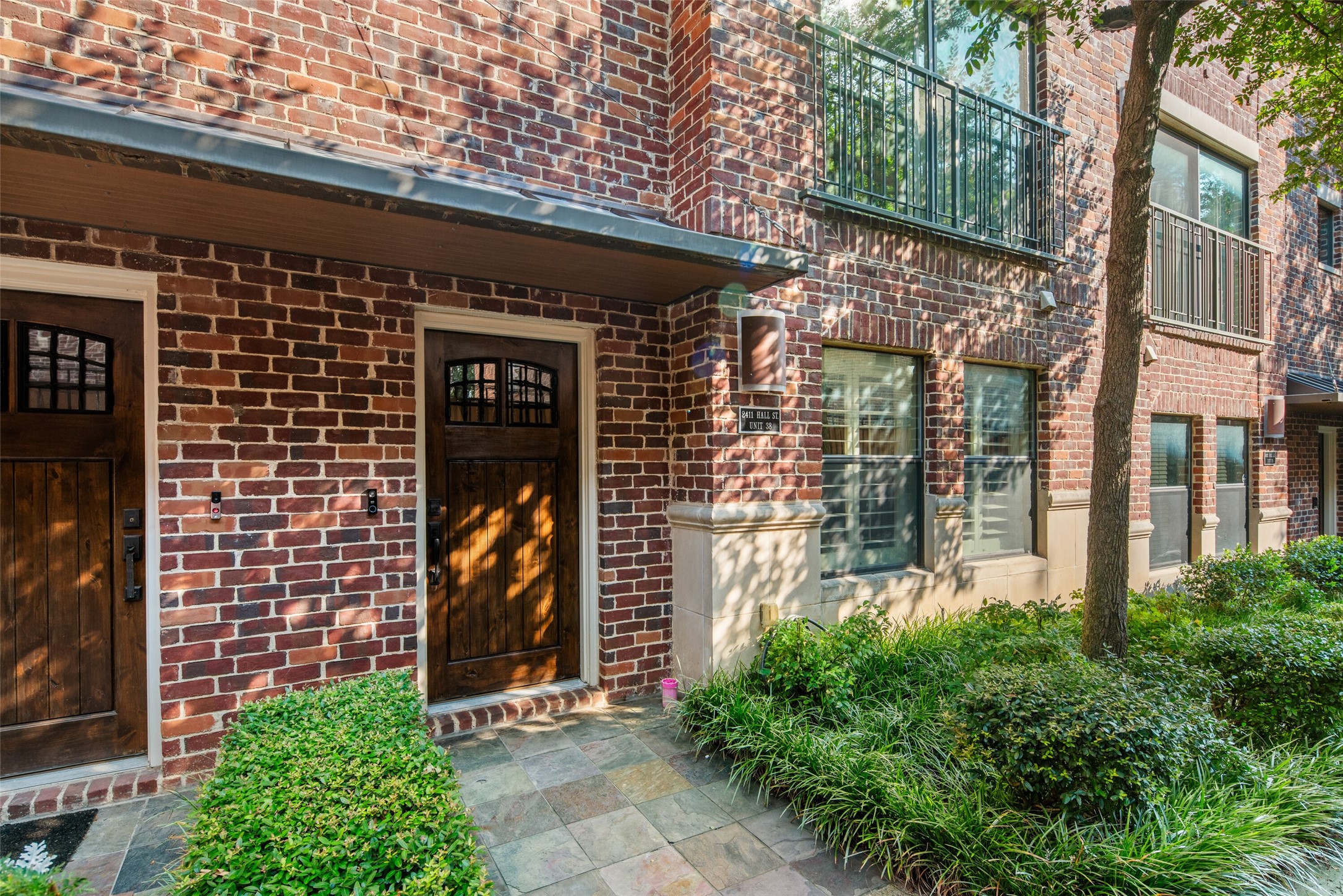 2411 N Hall Street 38