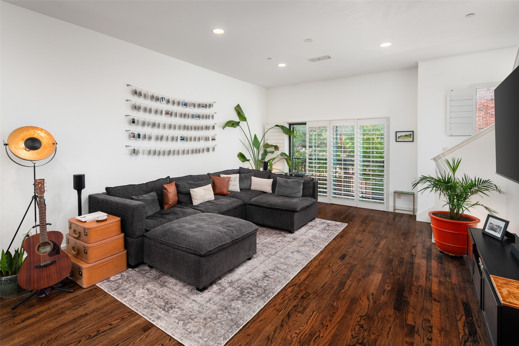 2411 N Hall Street 38