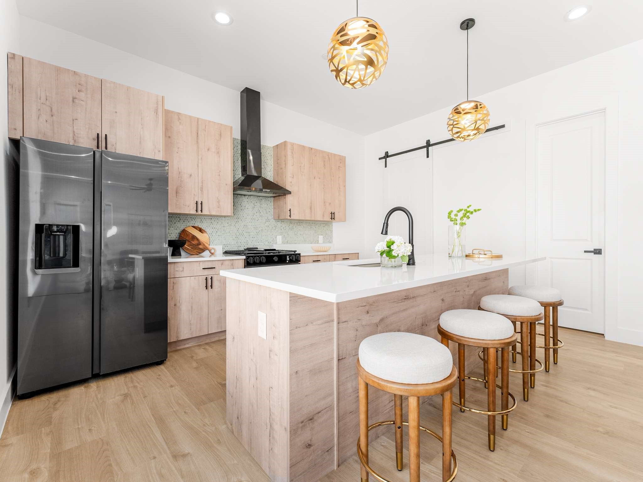2015 N Prairie Avenue 102