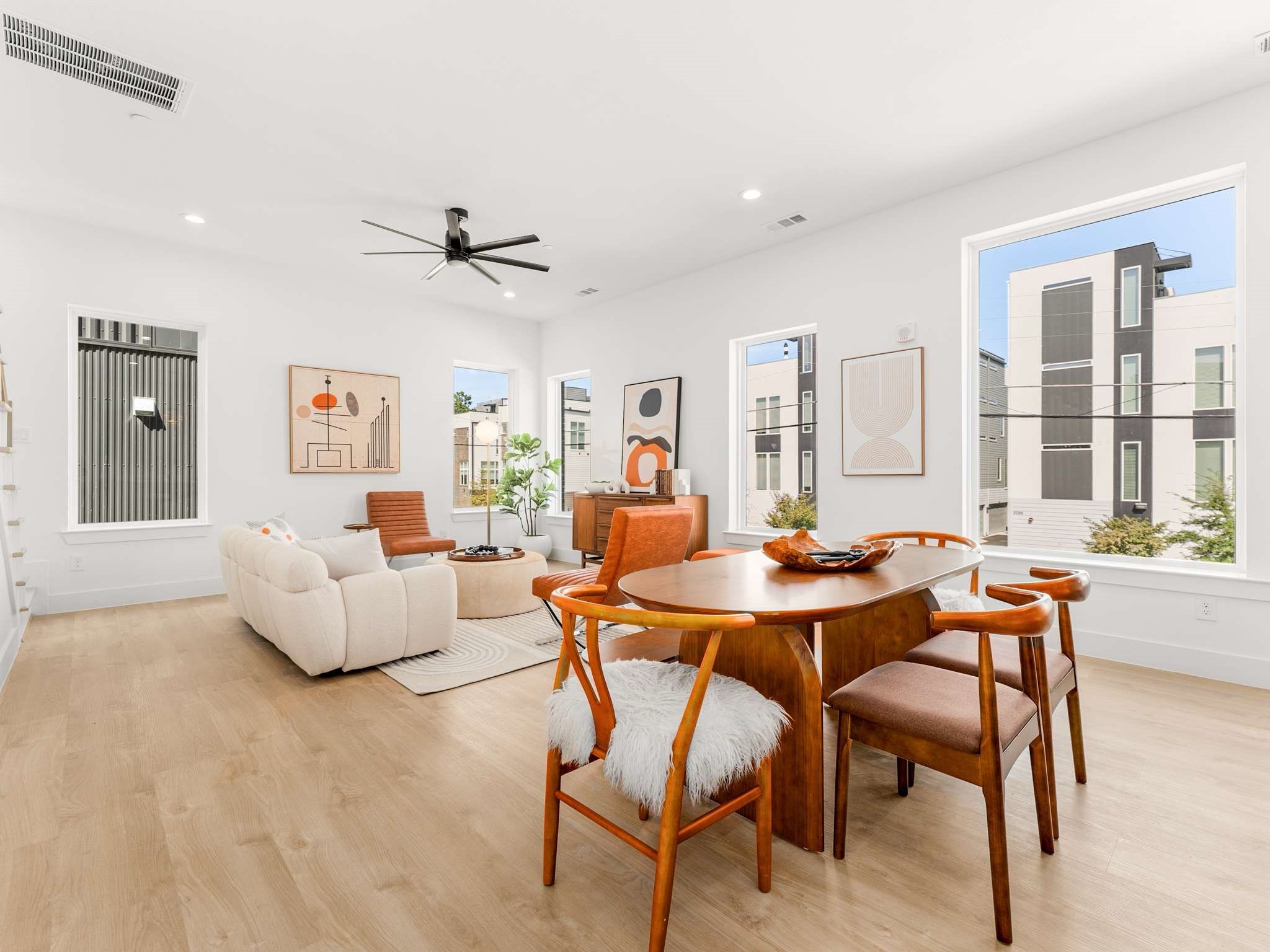 2015 N Prairie Avenue 102