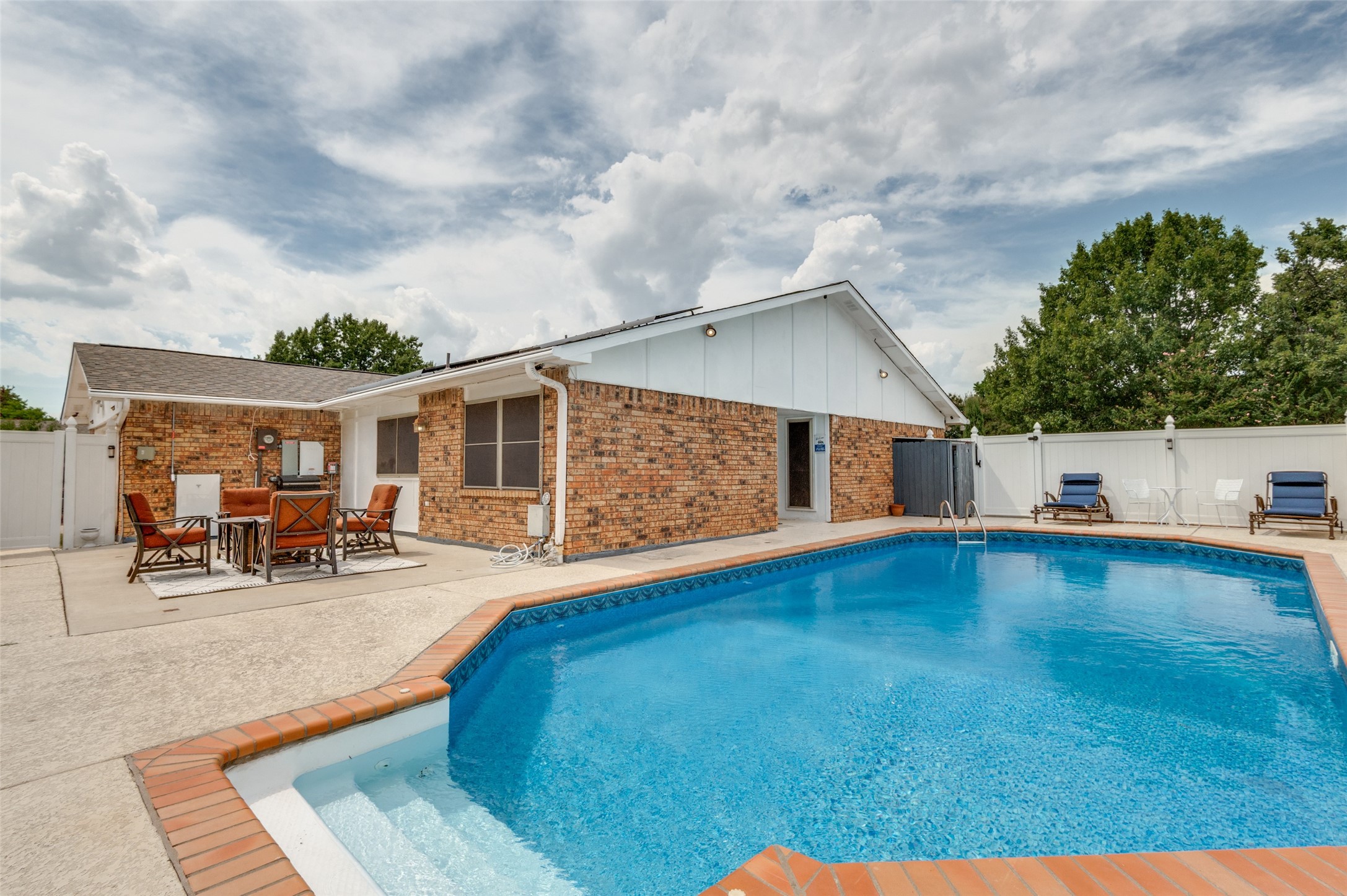 2109 Lewis Trail