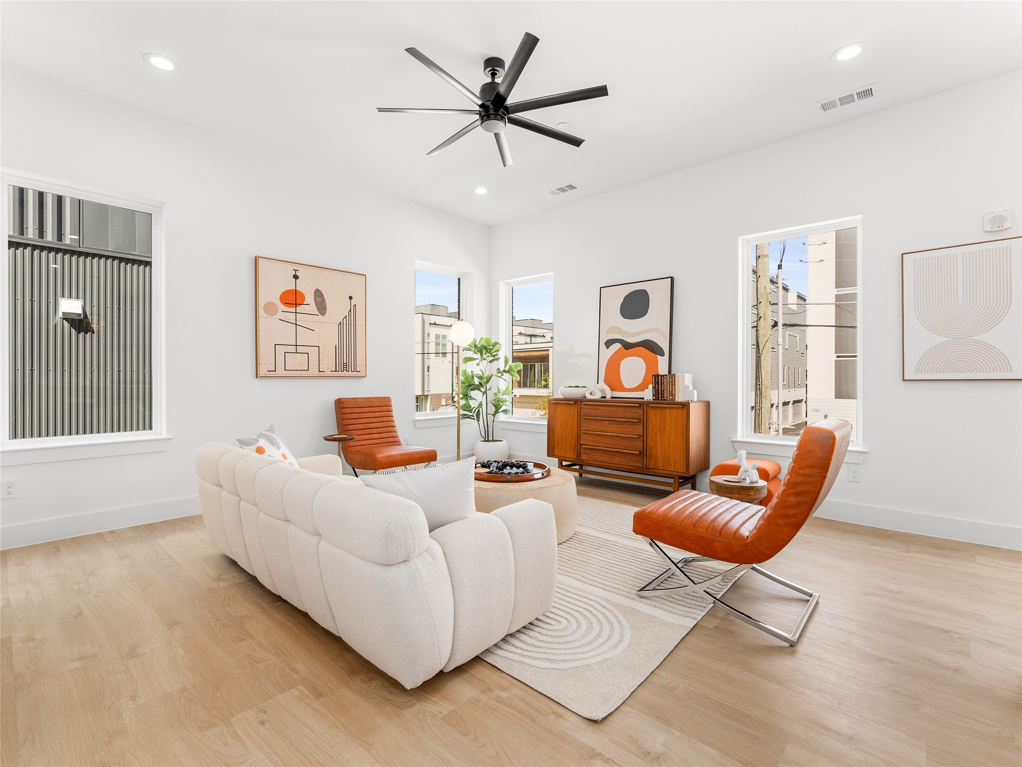 2015 N Prairie Avenue 204