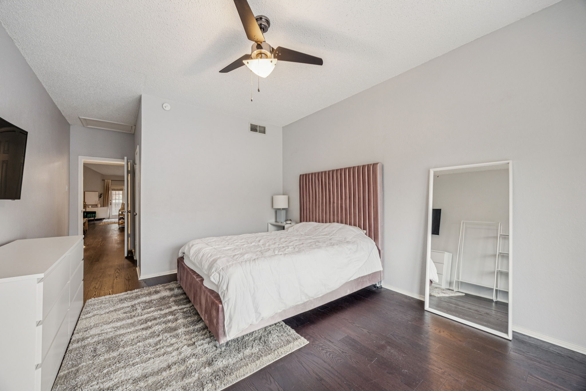 12660 Hillcrest Road 5203