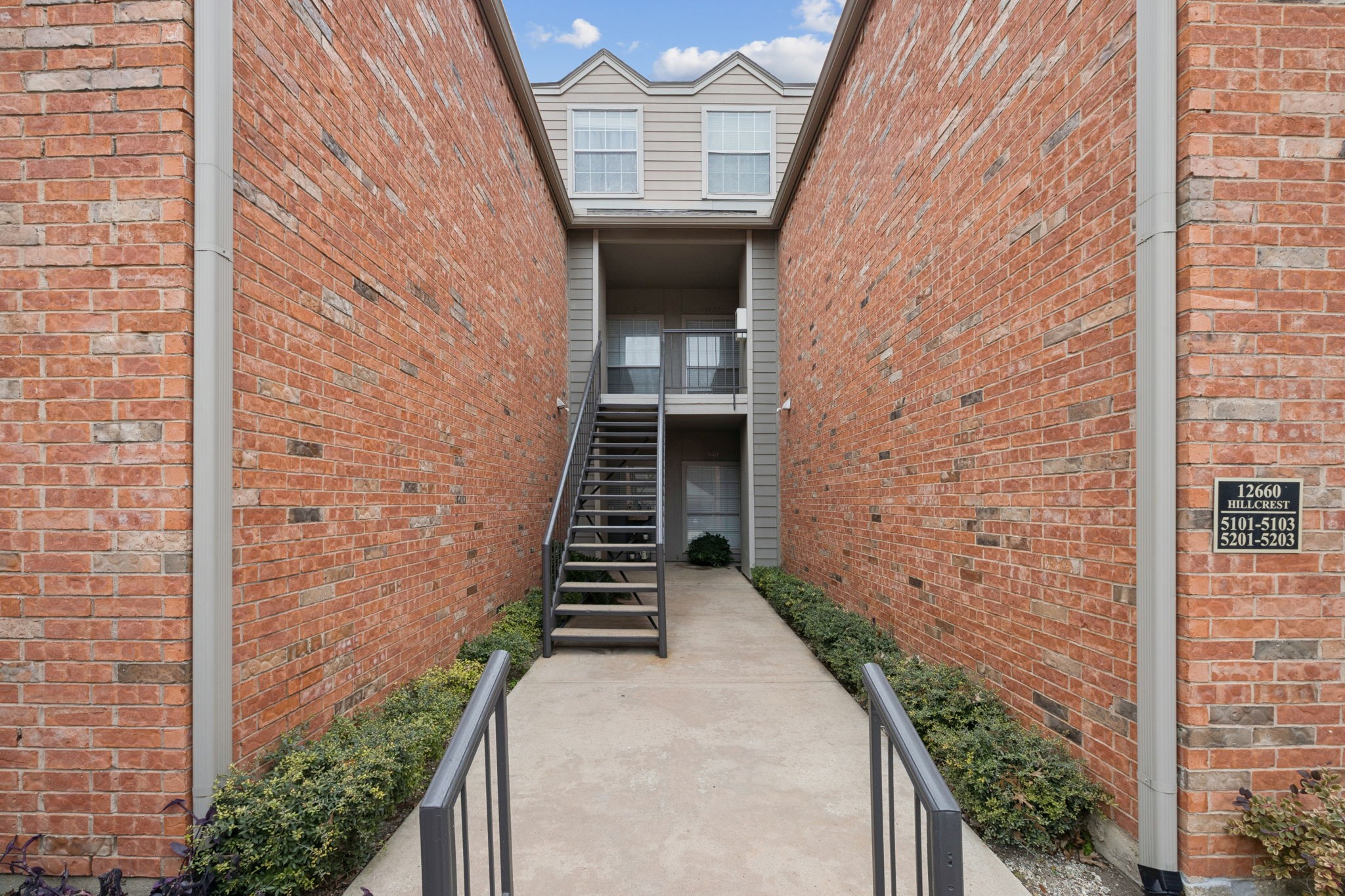 12660 Hillcrest Road 5203