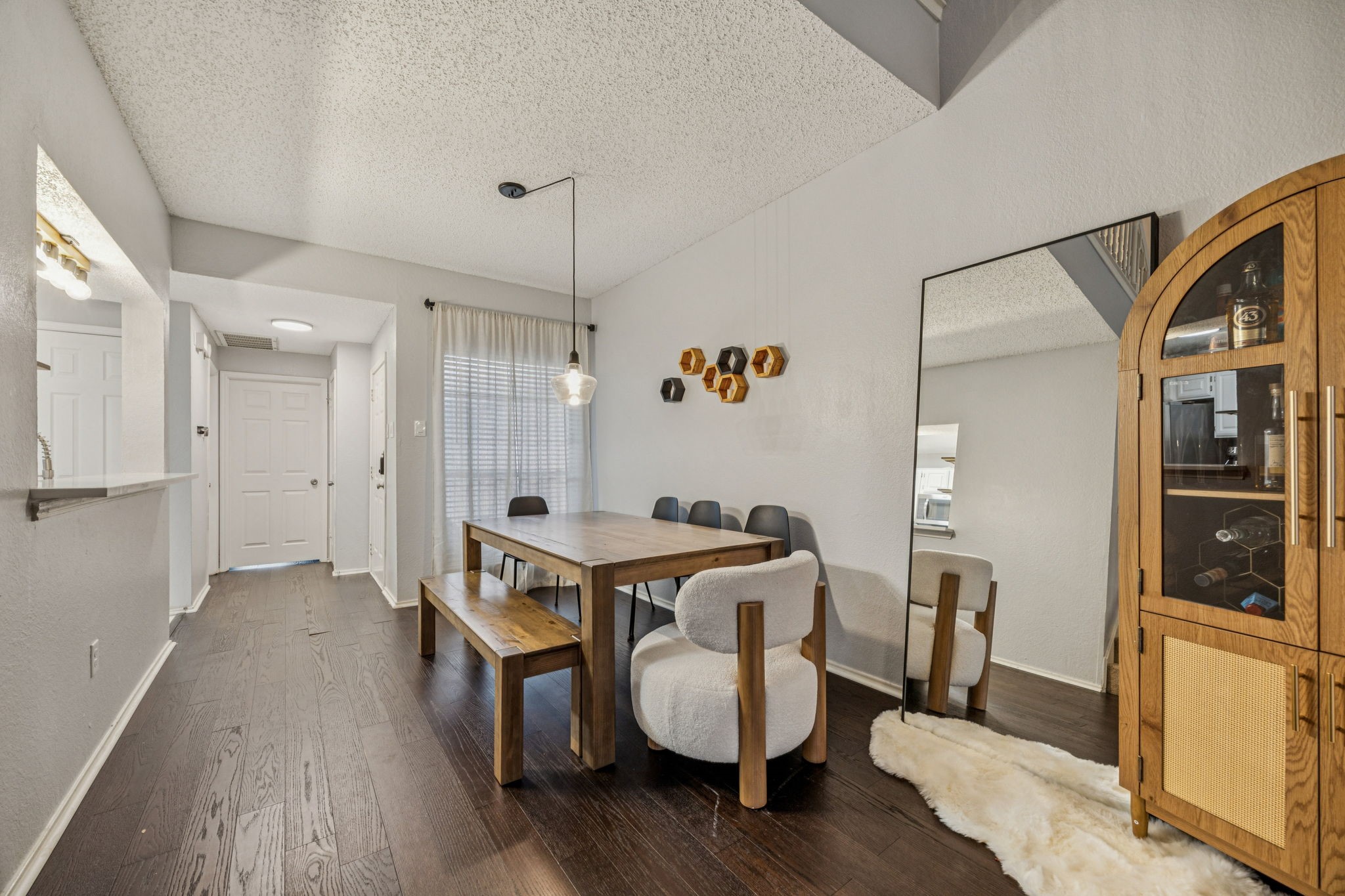 12660 Hillcrest Road 5203