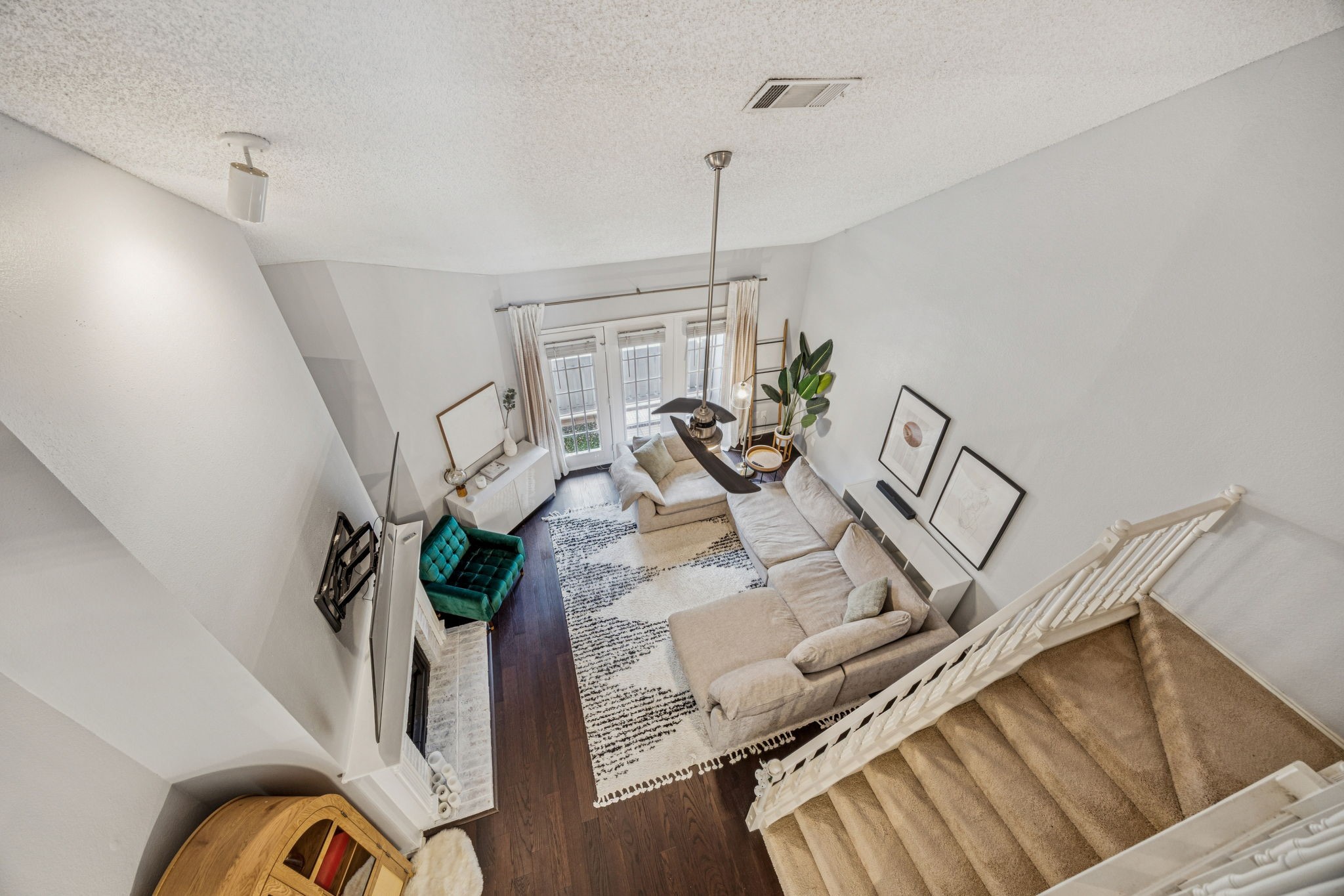 12660 Hillcrest Road 5203