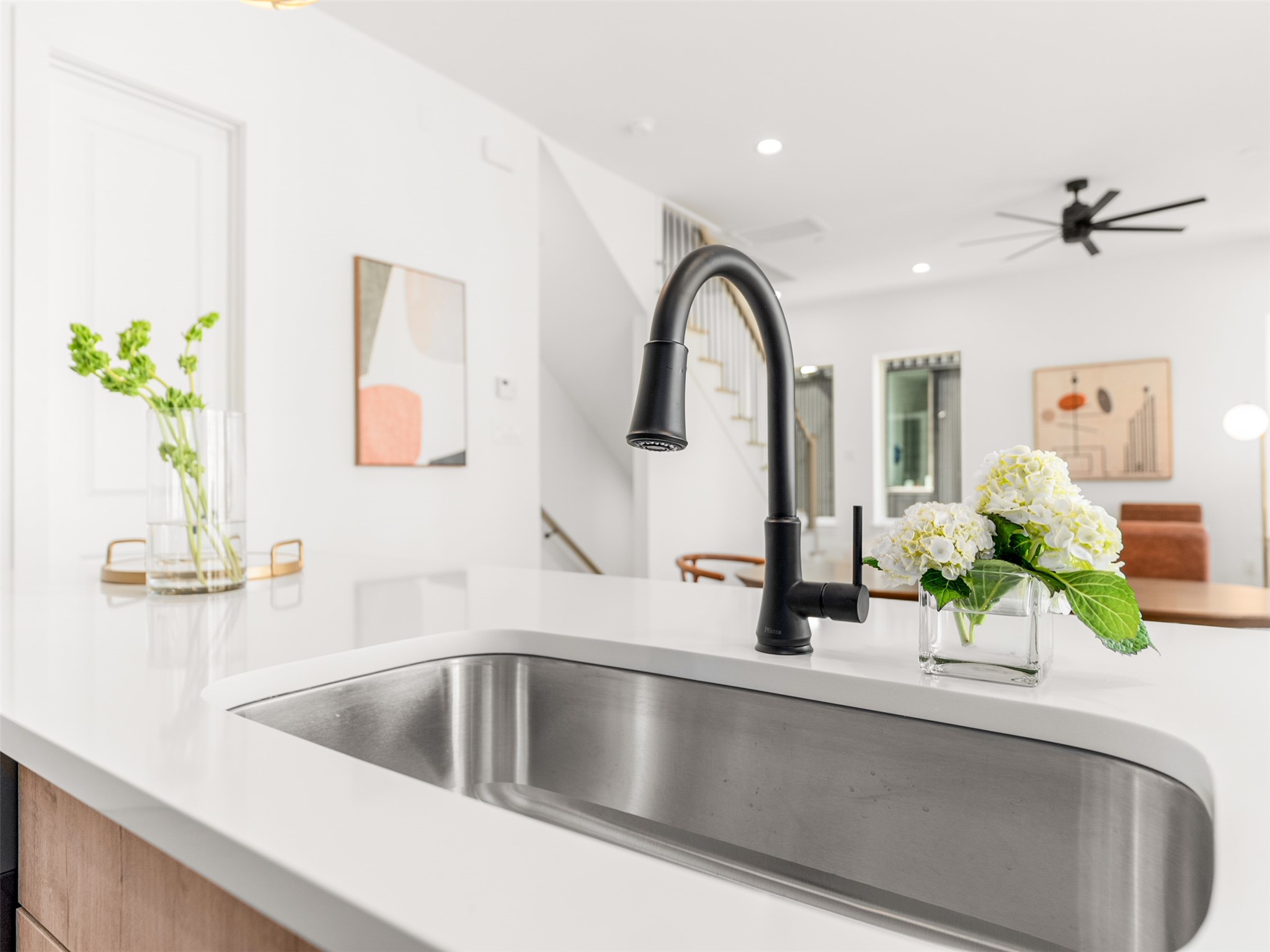 2015 N Prairie Avenue 102