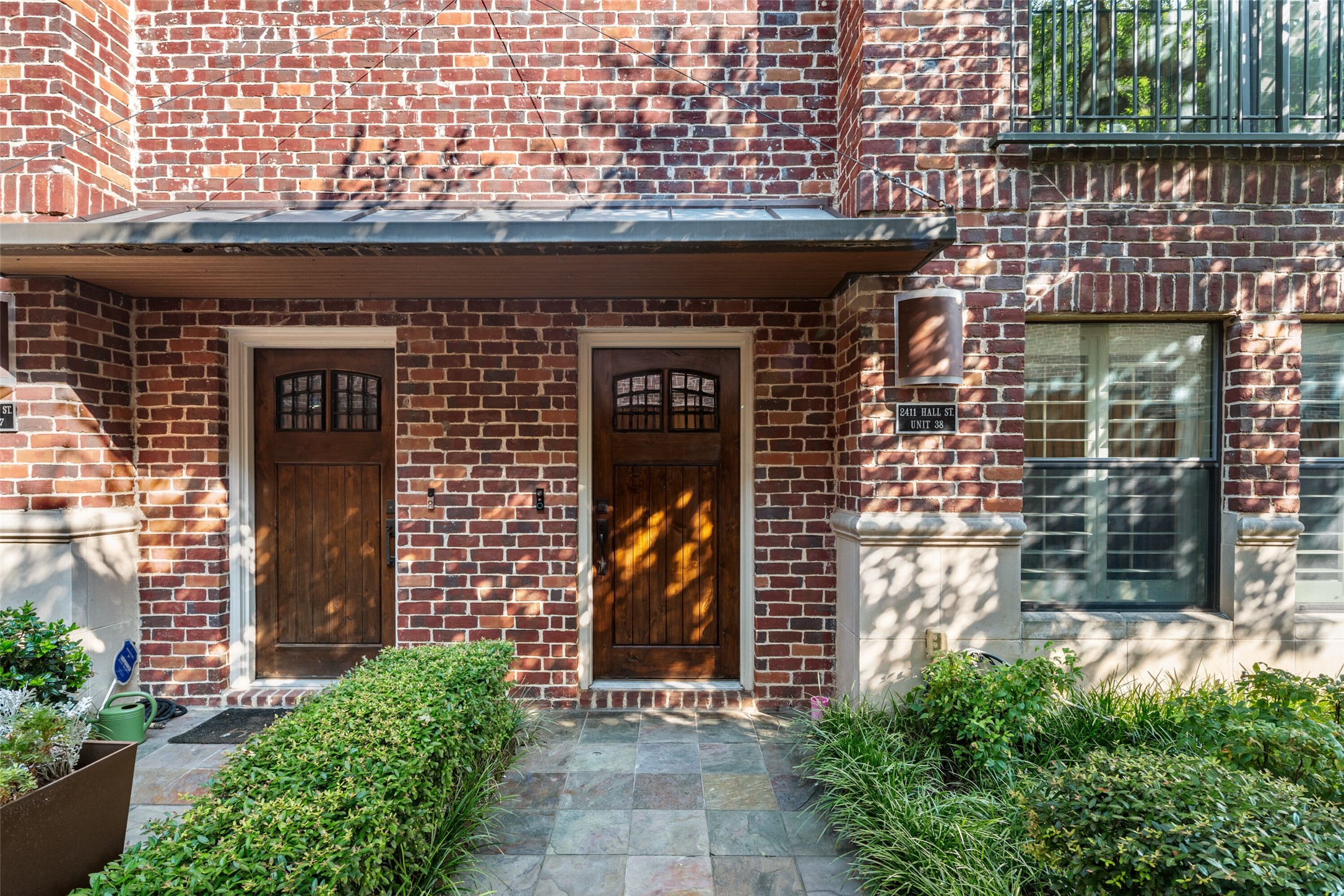 2411 N Hall Street 38