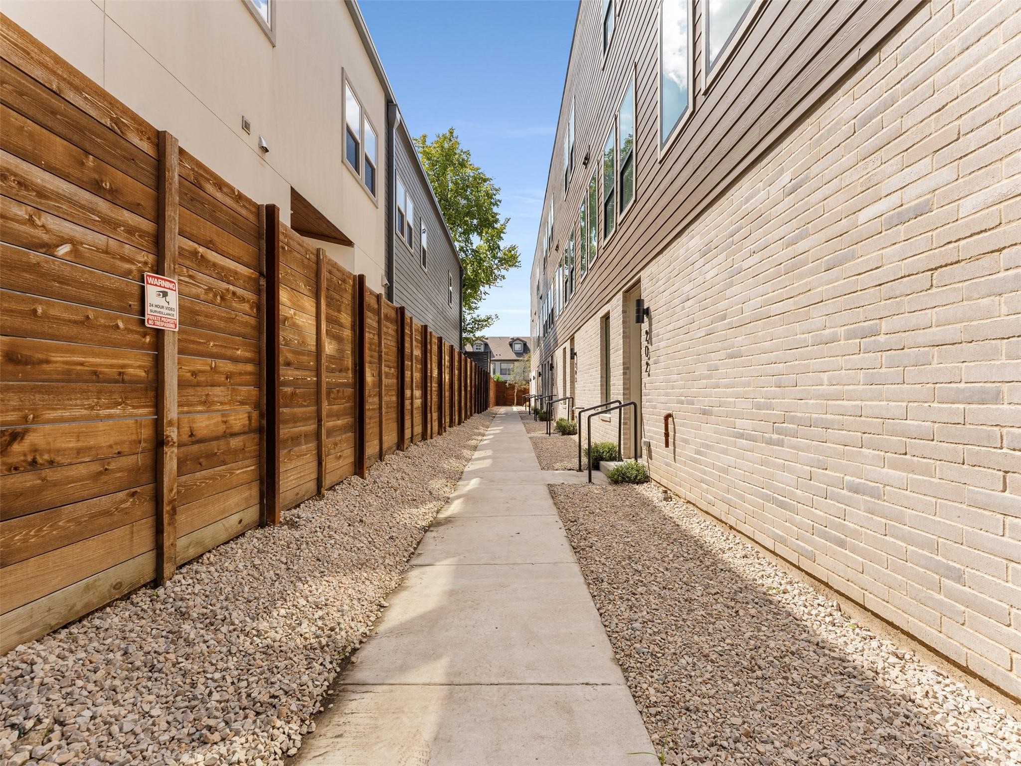 2015 N Prairie Avenue 203