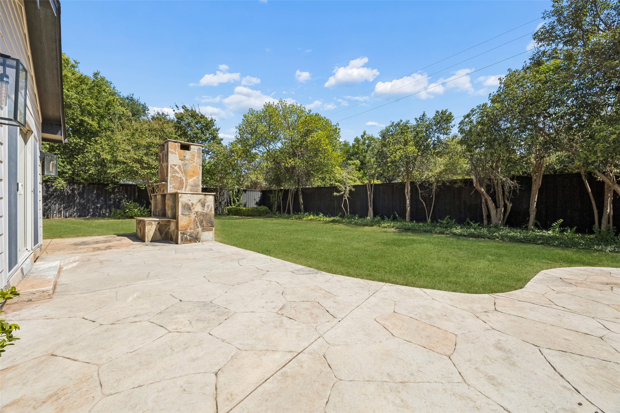 5610 Forest Lane