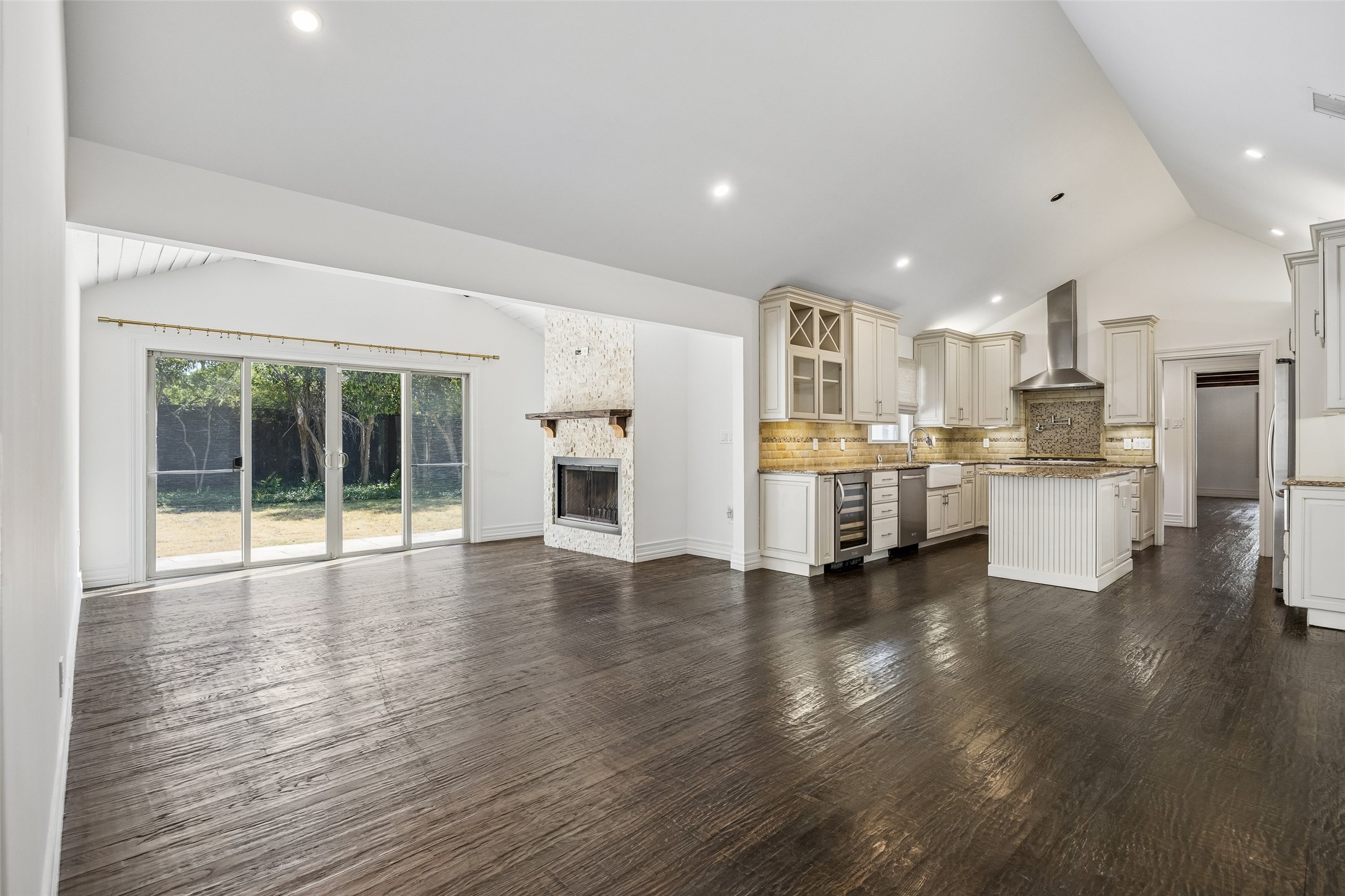 5610 Forest Lane