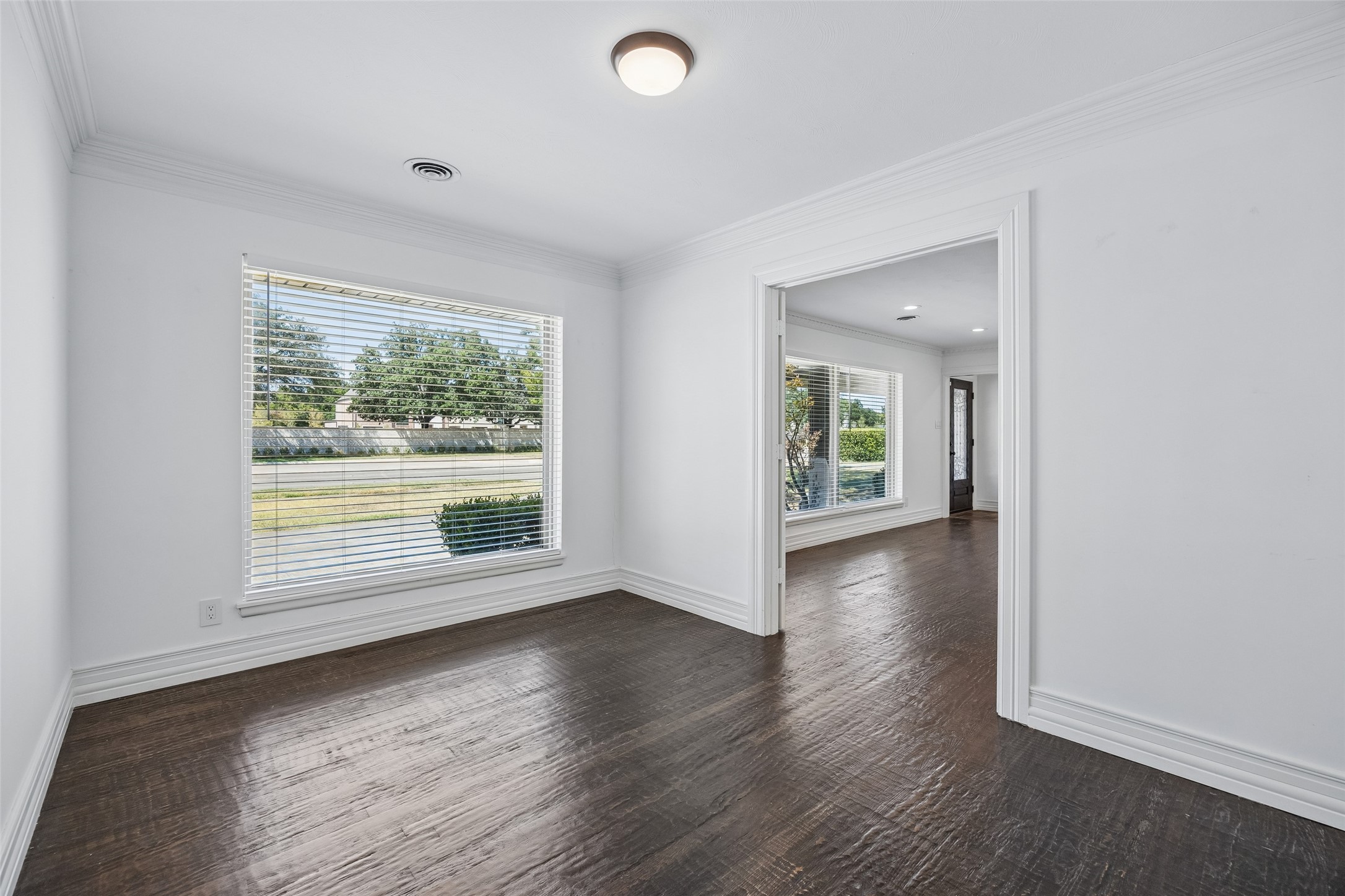 5610 Forest Lane