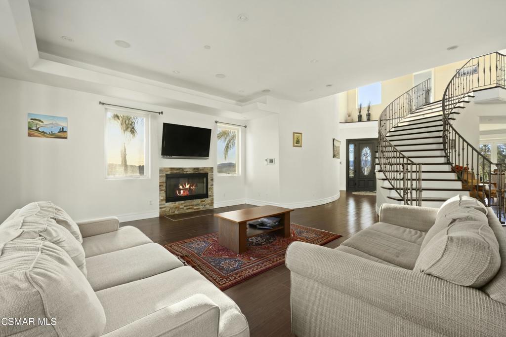22442 Sueno Road