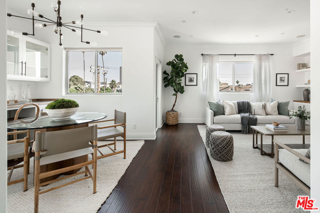 1316 Amherst Avenue 402