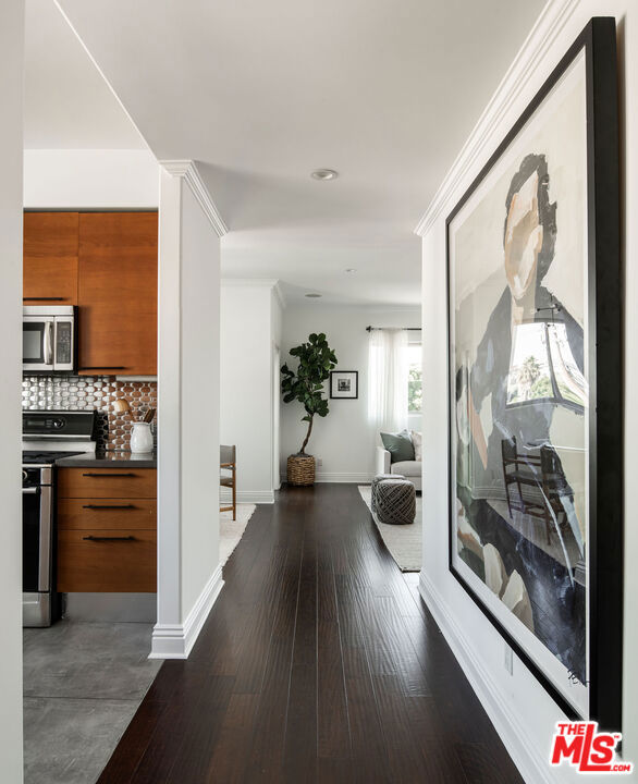 1316 Amherst Avenue 402