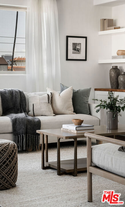 1316 Amherst Avenue 402